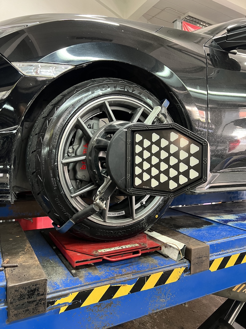 HONDA CIVIC FC เปลี่ยนยางใช้งานประจำวัน [+] Bridgestone Adrenalin Re005 225/45R18 พร้อมบริการติดตั้ง ถ่วงล้อ เติมลมไนโตรเจน และ ตั้งศูนย์ 📌 สอบถามข้อมูลเพิ่มเติม หรือนัดหมายเข้ารับบริการ ☎️ : 08-6569-1915 ☎️ : 08-6544-5963 💬 Line id : @88rw 📍 Location : https://goo.gl/maps/HrNUAZXPN94KvxZ98 🌐 Facebook : https://www.facebook.com/88rwtire #ยางรถยนต์ #bridgestone #re005 #HONDACIVICFC