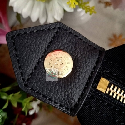 Kipling กระเป๋าสะพาย รุ่น ART HELEN LEE