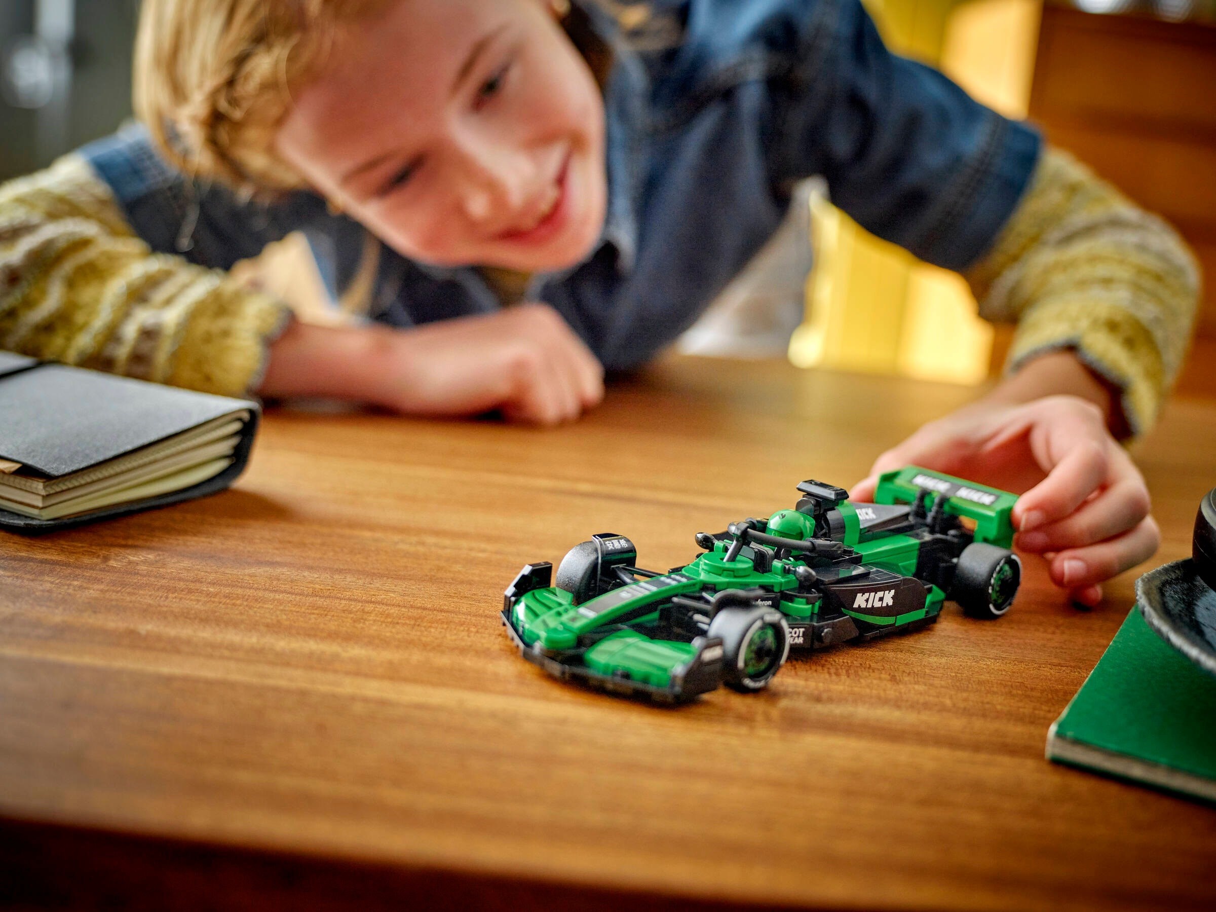 LEGO Speed Champion เลโก้ 77247 KICK Sauber F1 Team C44