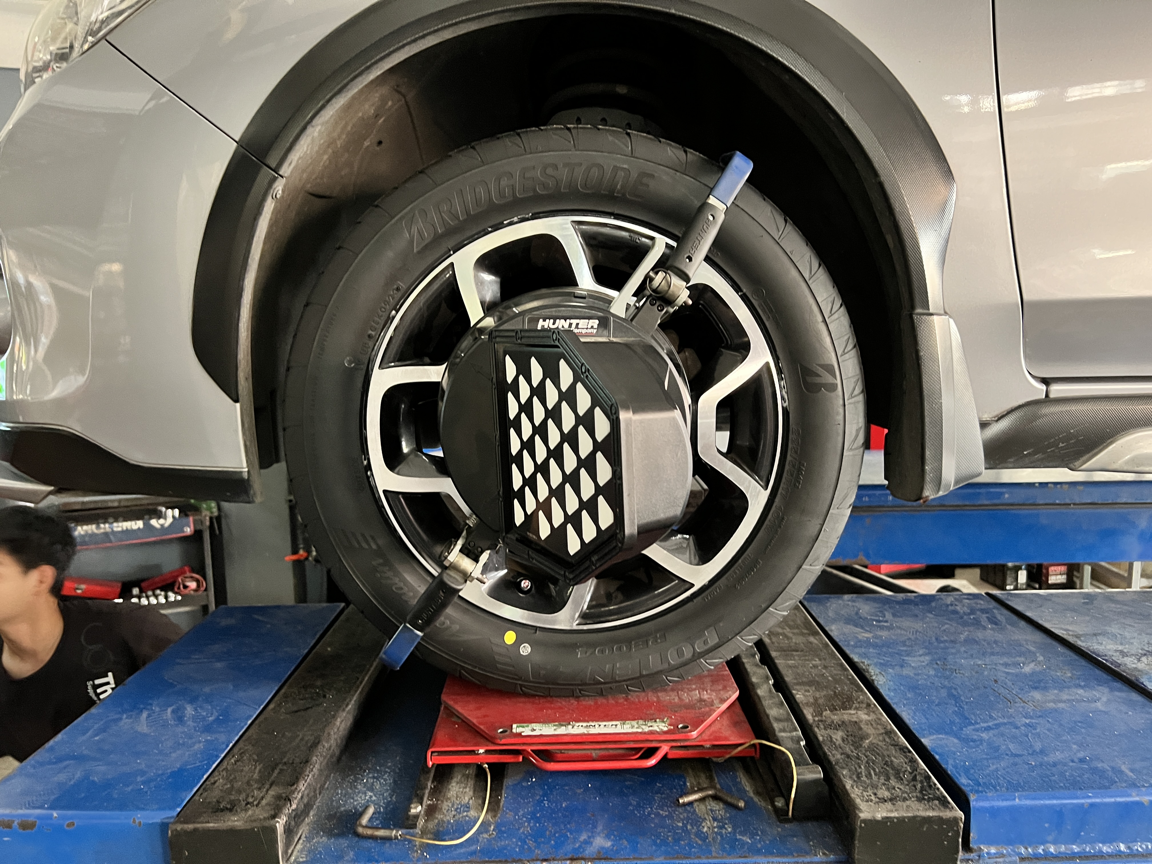 SUBARU XV เปลี่ยนยางเน้นขับสปอร์ต รองรับช่วงล่างดีๆขับ4แบบนี้ต้อง Bridgestone RE004เท่านั้น ลูกค้าเข้าใจว่ายางรถยนต์ และช่วงล่างเป็นเรื่องน่าลงทุน เลือกใช้งานของดีไปเลยได้ทั้งสมรรถนะที่ดีและความปลอดภัย [+] Bridgestone Adrenalin re004 [+] ขนาด 225/55R17 โปรโมชั่นราคาพิเศษ ติดต่อสอบถามเพิ่มเติม โทร : 08-6569-1915 บุ๊ก และทีมงาน ยินดีต้อนรับครับ 𝙊𝙪𝙧 𝙎𝙚𝙧𝙫𝙞𝙘𝙚 บริการทางร้าน เรารับทำอะไรบ้าง 🔧 ติดตั้งยางแบบไร้รอย 100% 🔧 บริการสลับยาง ตามอายุ 🔧 มียางรถยนต์ทุกยี่ห้อให้เลือกซื้อ 🔧 เช็คช่วงล่าง แก้ปัญหาให้ตรงจุด 🔧 บริการล้างลิ้นปีกผีเสื้อ 🔧 บริการเช็คระยะรถยนต์ 🔧 เปลี่ยนถ่ายของเหลวทั้งระบบ 🔧 ตั้งศูนย์ด้วยเครื่อง HUNTER นำเข้าจาก USA #รถยนต์มีปัญหาไม่รู้ต้องแก้ตรงไหน ทางเรายินดี ตรวจหาปัญหาและหาวิธีแก้ บอกลูกค้าก่อนลงมือทำเสมอราคาเป็นธรรมไม่เอาเปรียบ สบายใจคุณลูกค้า ---------------------------------- ดูแลให้คำปรึกษาทุกปัญหาคาใจ ไม่ทิ้งลูกค้า มีบริการหลังการขาย 【ให้ผู้เชี่ยวชาญของเรา ดูแลรถคุณ】 ร้านยางเจริญรุ่งเรือง ยินดีต้อนรับครับ #ยางรถยนต์ #bridgestone #aldrenalin #re004