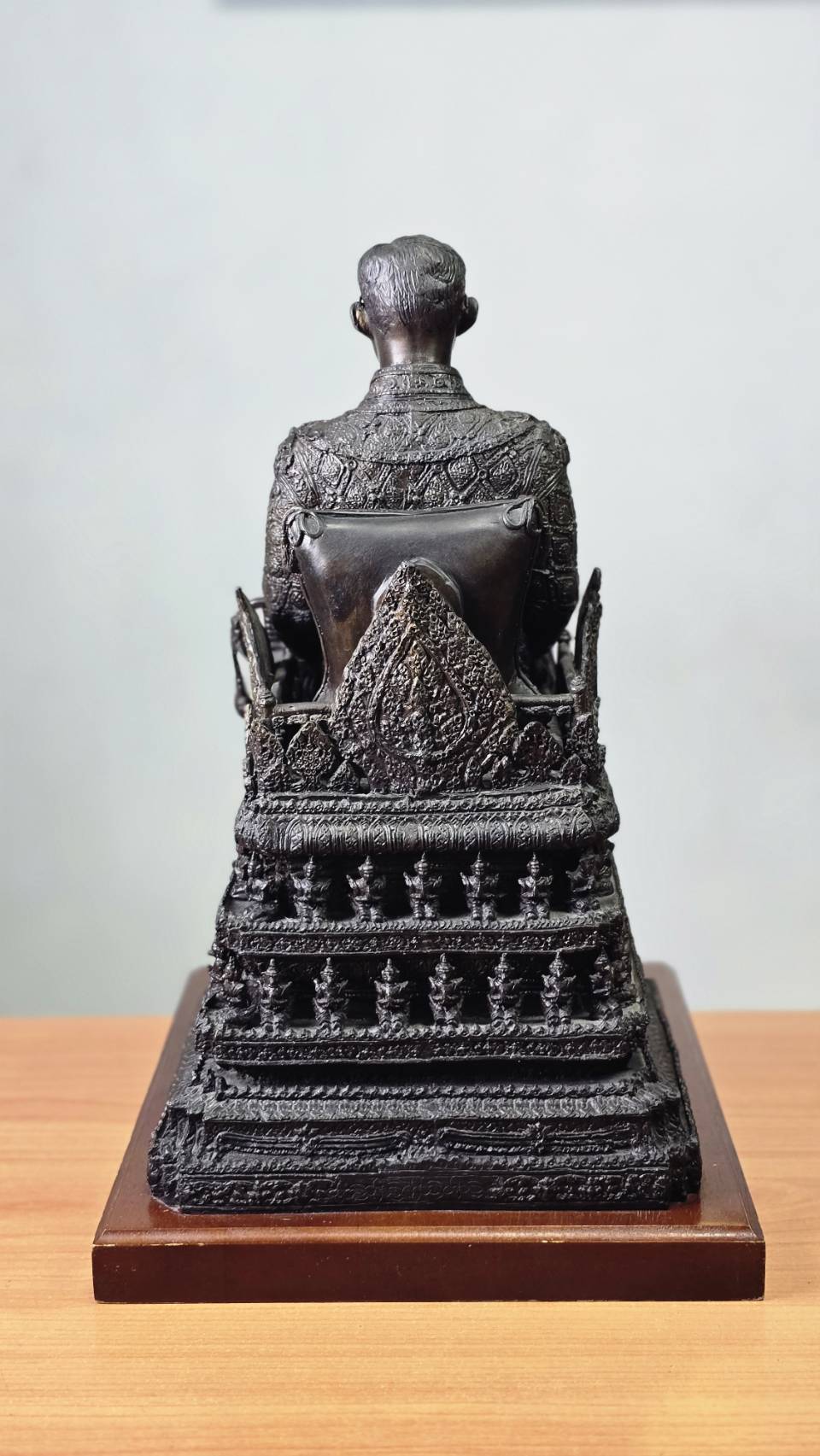 พระบรมรูปพระบาทสมเด็จพระเจ้าอยู่หัว รัชกาลที่9 จัดสร้างกระทรวงมหาดไทยปี 2539 (เลของค์ ๔๓๕๕)