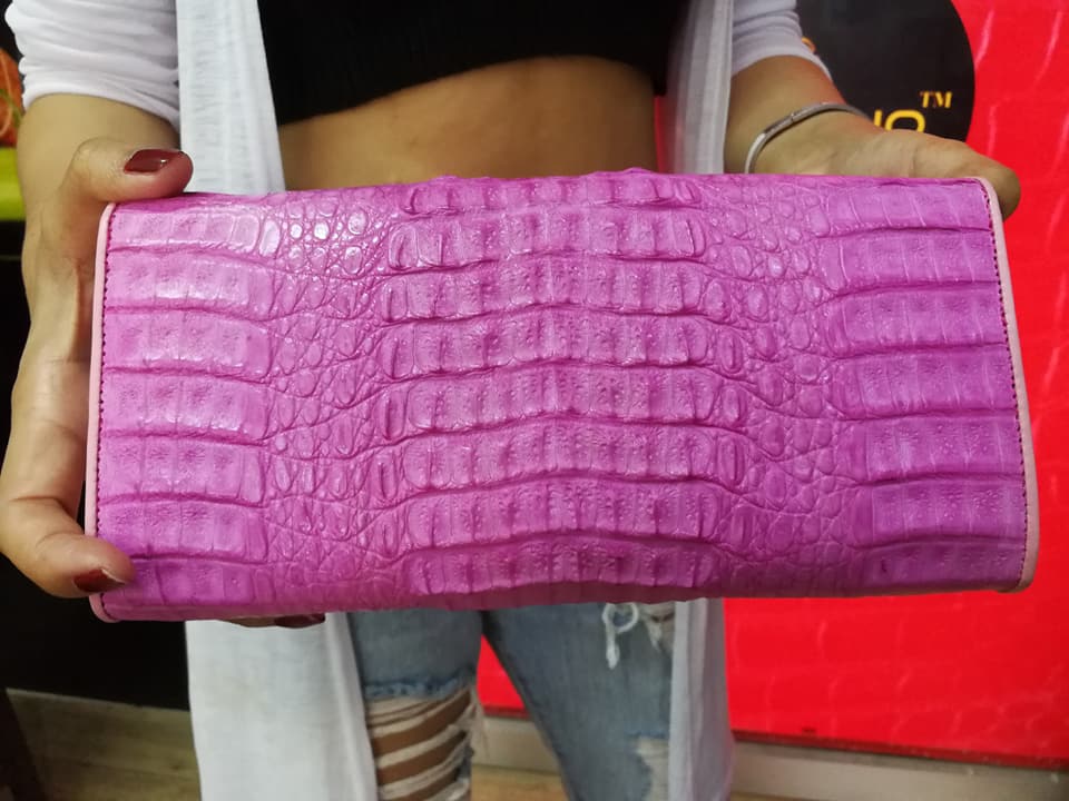 กระเป๋าสะพายหนังจระเข้แท้ แบบคลัทซ์ สีชมพู รหัส CRW1217W-09-PI1