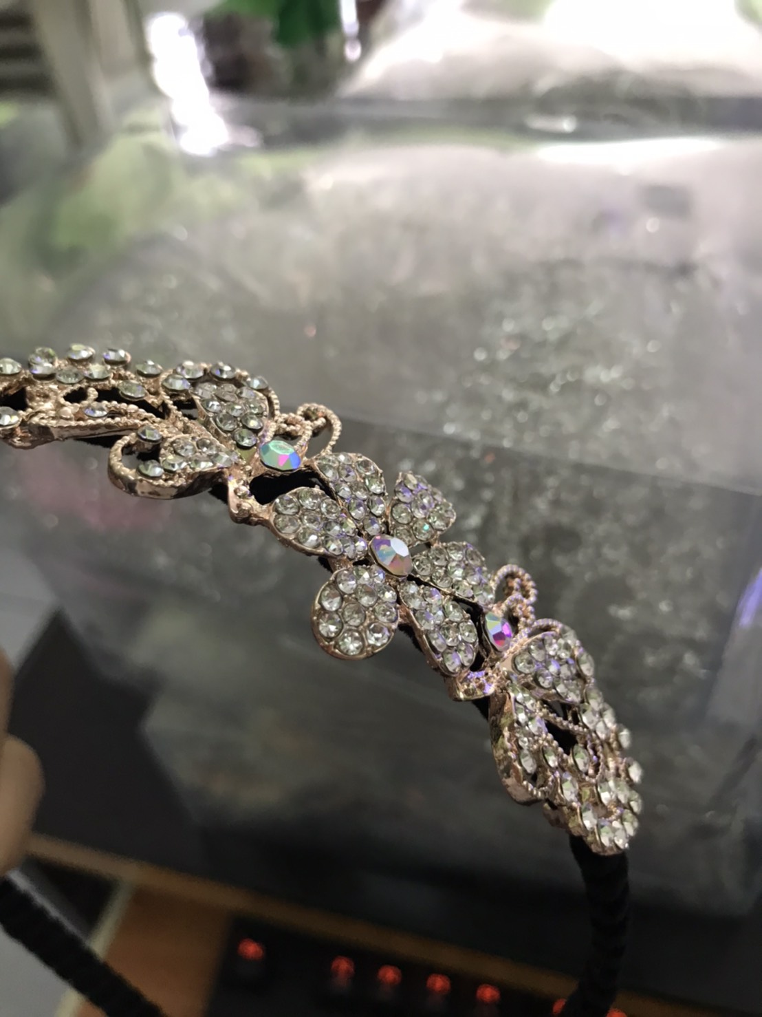 คาดผมประดับเพชร รูปดอกไม้สวยเก๋เหมือนแบบ ใส่ประดับออกงานได้เลย ใช้ได้ทุกขนาด