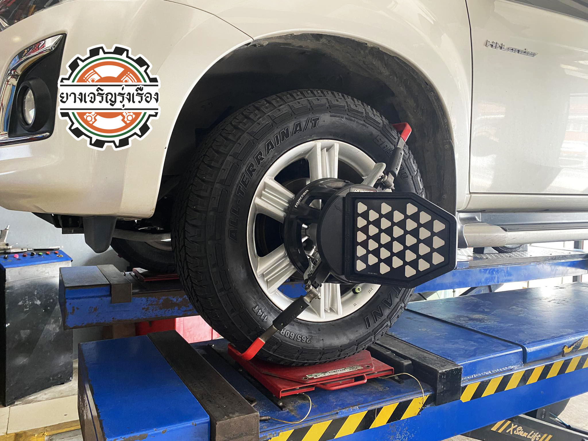 ISUZU DMAX เข้ารับบริการเปลี่ยนยางรถยนต์ เน้นราคาถูก ☄️OTANI SA3000 ขนาด 265/60R18 𝙊𝙪𝙧 𝙎𝙚𝙧𝙫𝙞𝙘𝙚 บริการทางร้านเรารับทำอะไรบ้าง 🔧 ติดตั้งยางแบบไร้รอย 100% 🔧 บริการสลับยาง ตามอายุ 🔧 มียางรถยนต์ทุกยี่ห้อให้เลือกซื้อ 🔧 เช็คช่วงล่าง แก้ปัญหาให้ตรงจุด 🔧 บริการล้างลิ้นปีกผีเสื้อ 🔧 บริการเช็คระยะรถยนต์ 🔧 เปลี่ยนถ่ายของเหลวทั้งระบบ 🔧 ตั้งศูนย์ด้วยเครื่อง HUNTER นำเข้าจาก USA สอบถามข้อมูลเพิ่มเติม หรือนัดหมายเข้ารับบริการ Tel : 08-6569-1915 Tel : 08-6544-5963 Line id : @88rw Tiktok : https://www.tiktok.com/@88rwycrr Youtube : https://youtube.com/@88rw Facebook : https://www.facebook.com/88rwtire Location : https://goo.gl/maps/HrNUAZXPN94KvxZ98?coh=178573&entry=tt #รถยนต์มีปัญหาไม่รู้ต้องแก้ตรงไหน ทางเรายินดี ตรวจหาปัญหาและหาวิธีแก้ บอกลูกค้าก่อนลงมือทำเสมอราคาเป็นธรรมไม่เอาเปรียบ สบายใจคุณลูกค้า ---------------------------------- ดูแลให้คำปรึกษาทุกปัญหาคาใจ ไม่ทิ้งลูกค้า มีบริการหลังการขาย 【ให้ผู้เชี่ยวชาญของเรา ดูแลรถคุณ】 ร้านยางเจริญรุ่งเรือง ยินดีต้อนรับครับ ---------------------------------- #โช๊คอัพรถยนต์ #monroe #yss #kayaba #profender #ร้านยางเจริญรุ่งเรือง #นนทบุรี #งามวงศ์วาน #amsfix #บริการช่วงล่างรถยนต์ #ซ่อมบำรุงช่วงล่าง #เซทอัพโช๊คอัพรถยนต์
