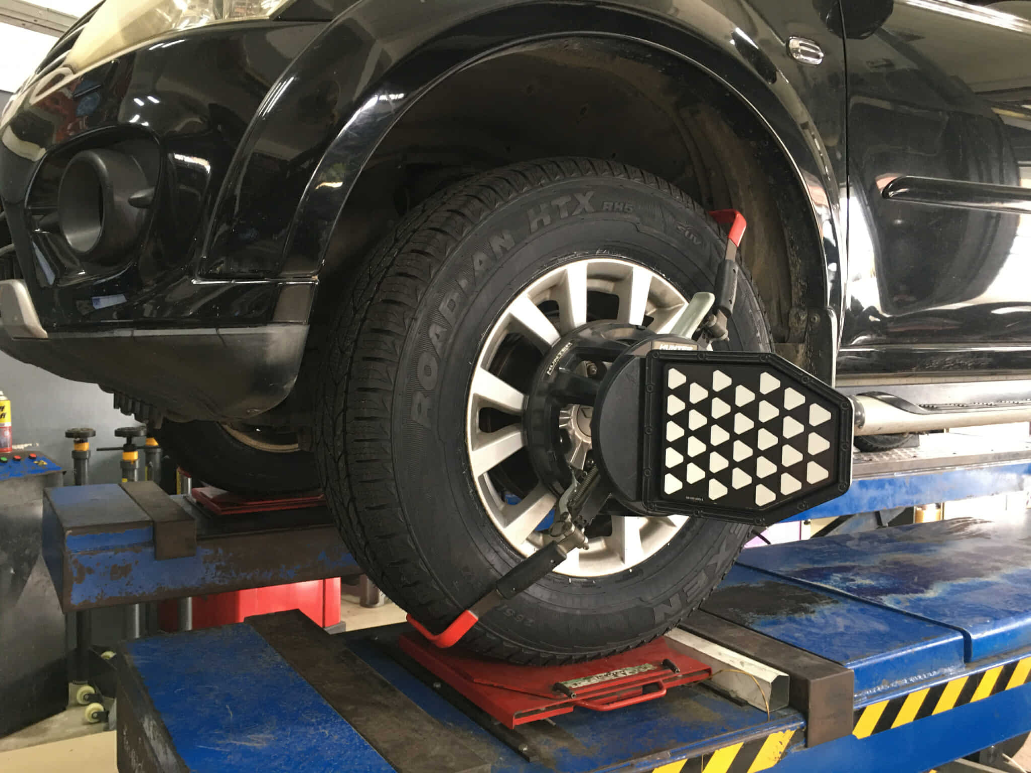 MITSUBISHI PAJERO เข้ารับบริการเปลี่ยนยางรถยนต์ [+] NEXEN RH5 265/65R17 #ถ่ายให้เป๊ะแชร์ให้ปังกับยางNexen #เส้นต่อไปใช้เน็กเซ็น #nexentirethailand #nexentire #ยางรถยนต์ *เฉาพาะ NEXEN Pirelli ประกันยาง 1 ปี หรือ 25,000 กม. บาด บวม เบียด แตก ระเบิด เปลี่ยนเส้นใหม่ ครับ *เพื่อความรวดเร็วนัดหมายก่อนเข้ารับบริการครับ 𝙊𝙪𝙧 𝙎𝙚𝙧𝙫𝙞𝙘𝙚 บริการทางร้านเรารับทำอะไรบ้าง 👉มียางรถยนต์ทุกยี่ห้อให้เลือกซื้อ 👉โช้คอัพ สปริง 👉เช็คช่วงล่าง แก้ปัญหาให้ตรงจุด 👉ติดตั้งยางแบบไร้รอย 100% 👉บริการสลับยาง ตามอายุ 👉บริการล้างลิ้นปีกผีเสื้อ 👉บริการเช็คระยะรถยนต์ 👉เปลี่ยนถ่ายของเหลวทั้งระบบ 👉ตั้งศูนย์ด้วยเครื่อง HUNTER นำเข้าจาก USA สอบถามข้อมูลเพิ่มเติม หรือนัดหมายเข้ารับบริการ ☎️ : 08-6569-1915 ☎️ : 08-6544-5963 Line id : @88rw Facebook : https://www.facebook.com/88rwtire Location : https://goo.gl/maps/HrNUAZXPN94KvxZ98? #รถยนต์มีปัญหาไม่รู้ต้องแก้ตรงไหน ทางเรายินดี ตรวจหาปัญหาและหาวิธีแก้ บอกลูกค้าก่อนลงมือทำเสมอราคาเป็นธรรม #nexentires