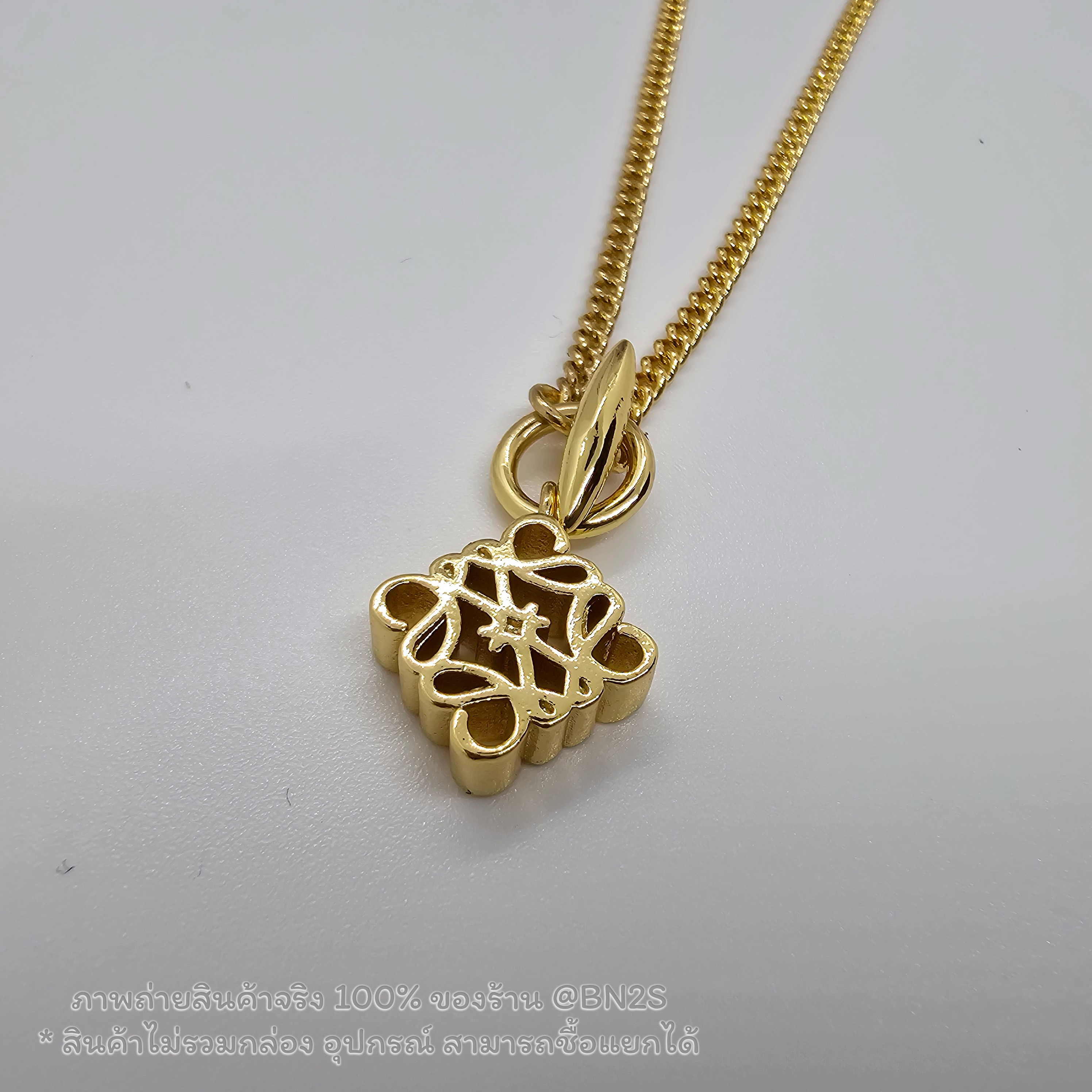 Loewe Anagram Pendant necklace สร้อยคอโลเอ งานสายโซ่สีทอง จี้ห้อยโลโก้ งานปั๊มทุกจุด 1:1 งานเทียบแท้ใส่ทน