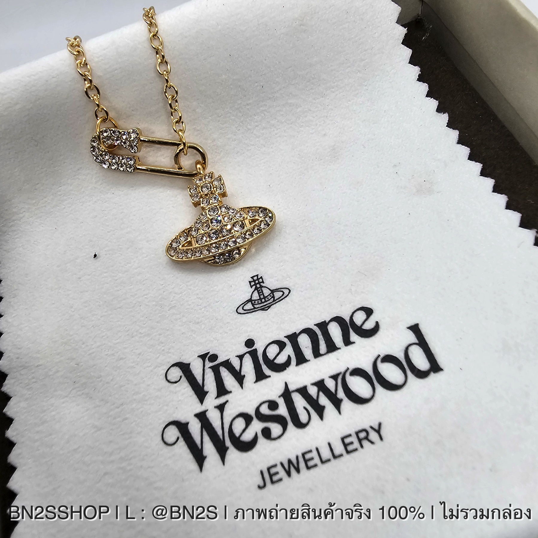 สีทอง | Vivienne Westwood Lucrece Pin Necklace สร้อยคอแฟชั่นสายโซ่ จี้เข็มกลัดดาวเสาร์