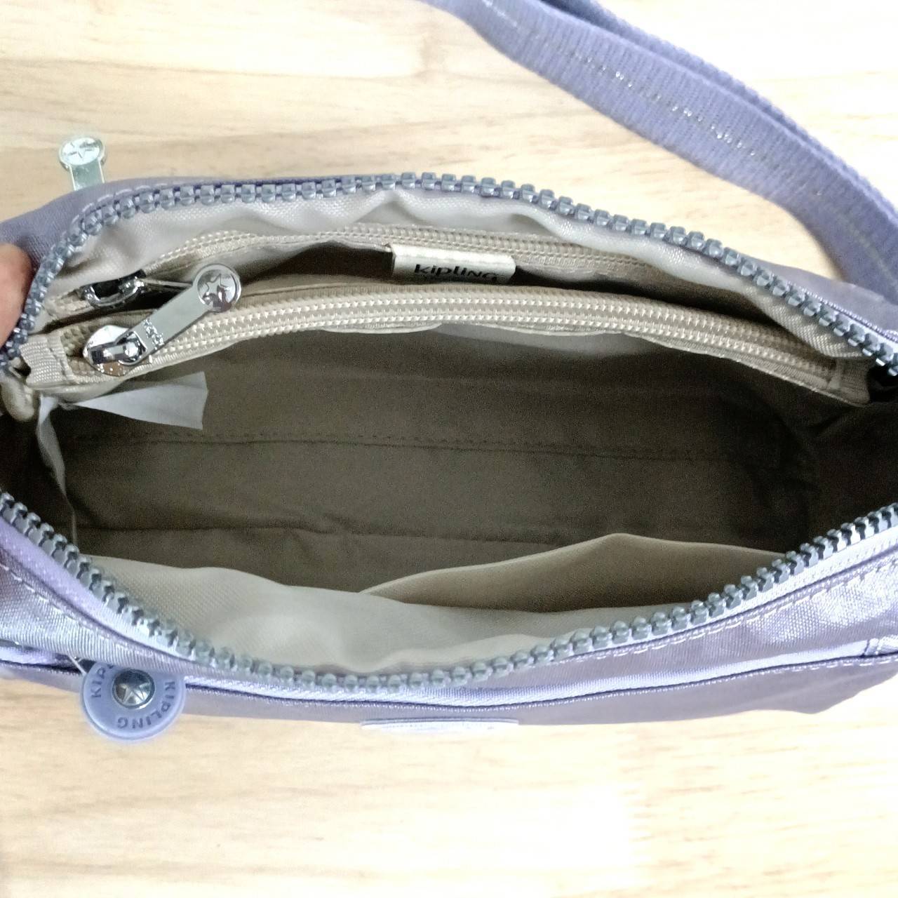 KIPLING คิปลิ้ง K16217 Seoul up sling bag คิปลิง กระเป๋าสะพายไหล่