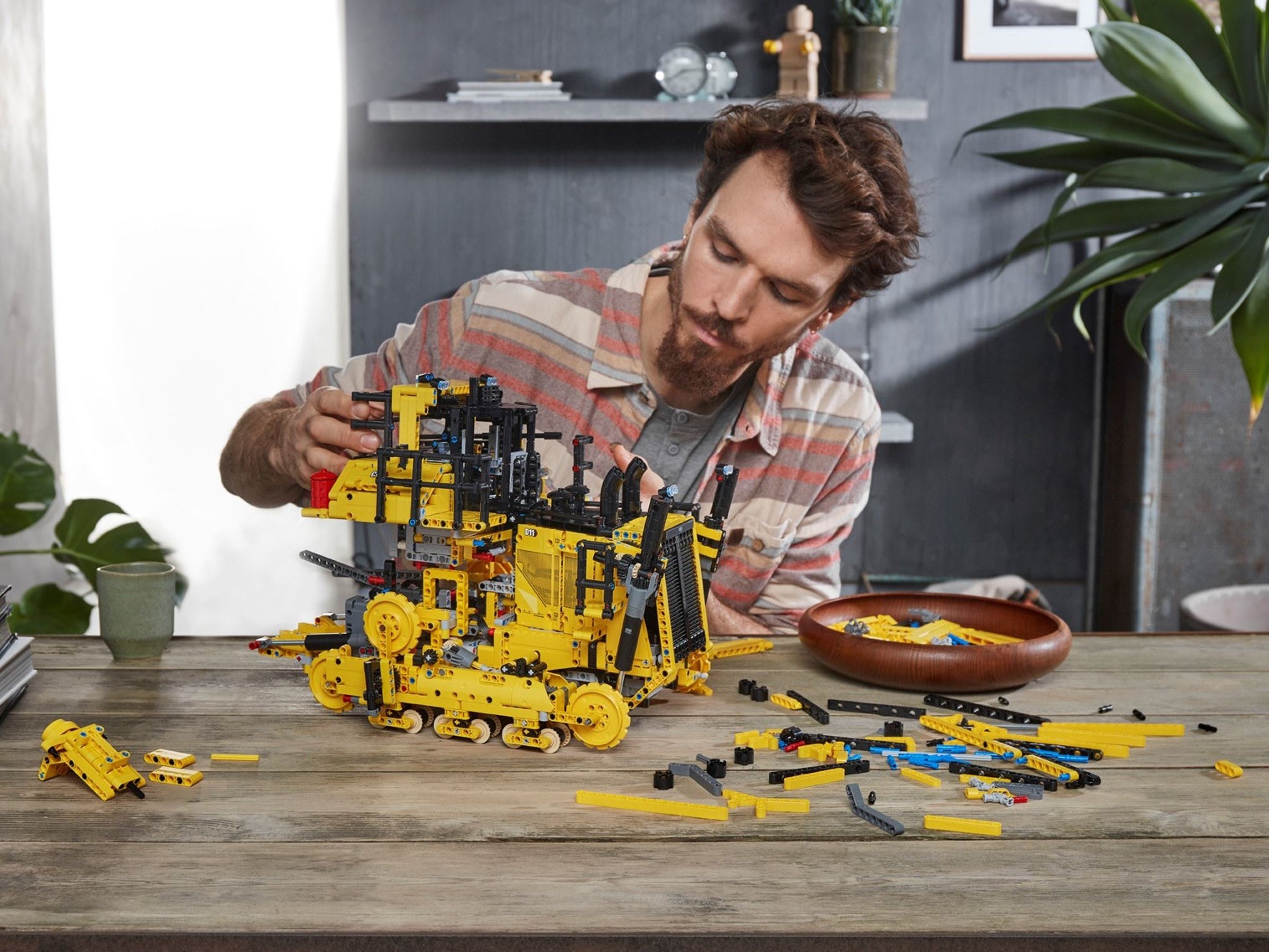 LEGO Technic เลโก้ 42131 Cat D11 Bulldozer