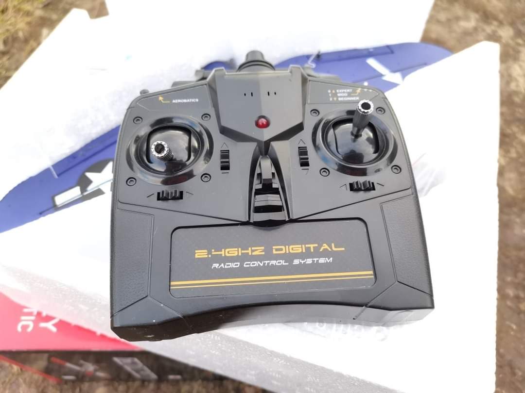 VOLENTEX RC F4U CORSAIR เครื่องบินบังคับวิทยุ 4CH 2.4 GHZ GYRO 6G ชุดพร้อมเล่น