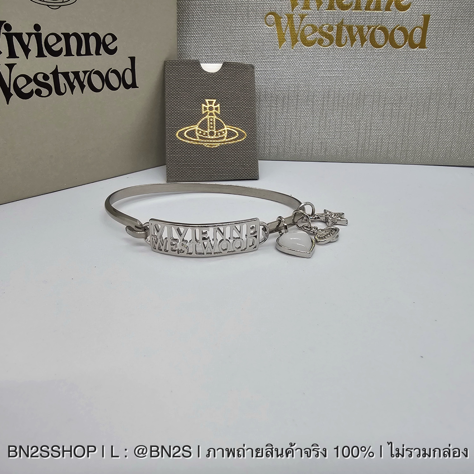 Vivienne Westwood Charm กำไลข้อมือสีเงิน ห้อจี้ดาวเสาร์ ดาวสีขาว งานสวย พร้อมส่ง