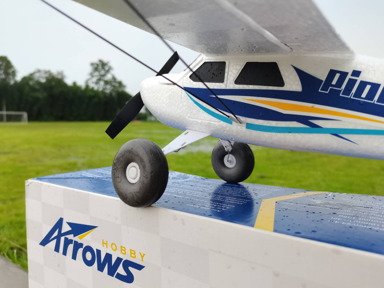 เครื่องบินบังคับวิทยุ ARROWS HOBBY PIONEER 620.MM 2.4.GHZ 4.CH RTF ชุดพร้อมเล่น แกะกล่องบินได้เลย ถือว่าเป็นรุ่นที่บินดีและนุ่มนวลมาก