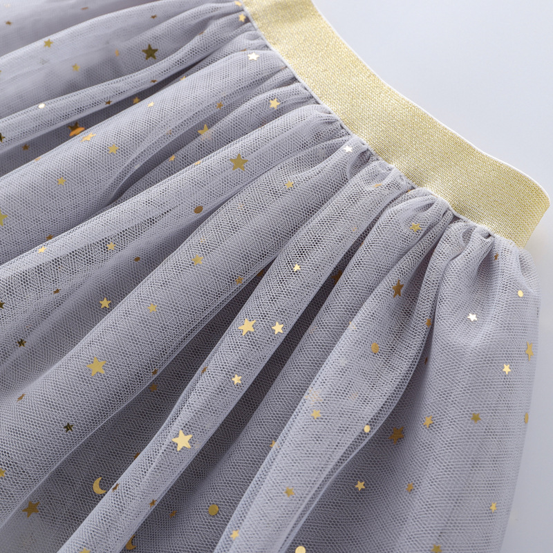 กระโปรงเด็กสีดำ ติดกิสเตอร์สีทองวิบวับ