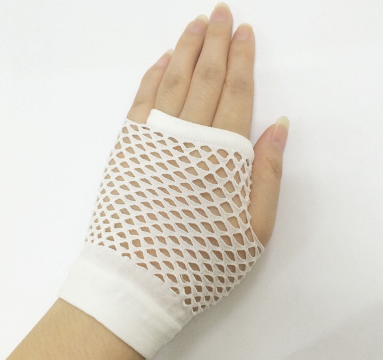 ถุงมือตาข่ายเปิดนิ้ว สีขาว ขนาดข้อมือถุงมือตาข่ายเปิดนิ้ว ขนาดข้อมือ ใช้ได้ตั้งแต่ 4ขวบถึงผู้ใหญ่