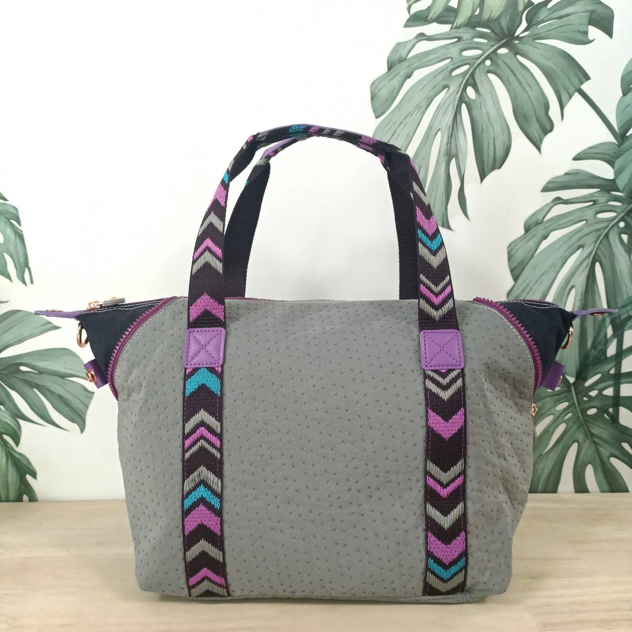 KIPLING กระเป๋าสะพายไหล่ คิปลิ้ง โท้ท Art M Tote Bag