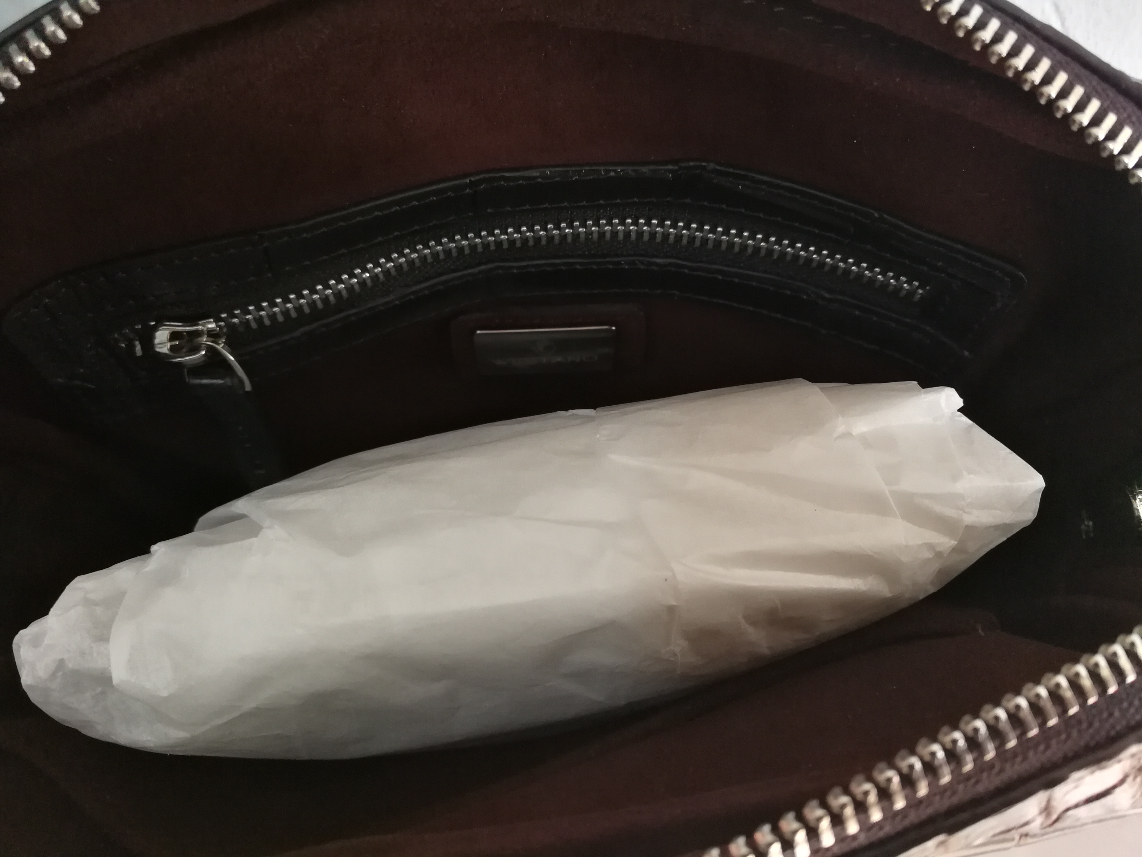 กระเป๋าสะพายชายหนังจระเข้แท้ สีดำ ส่วนท้อง รหัส CRM0218H-06-BL