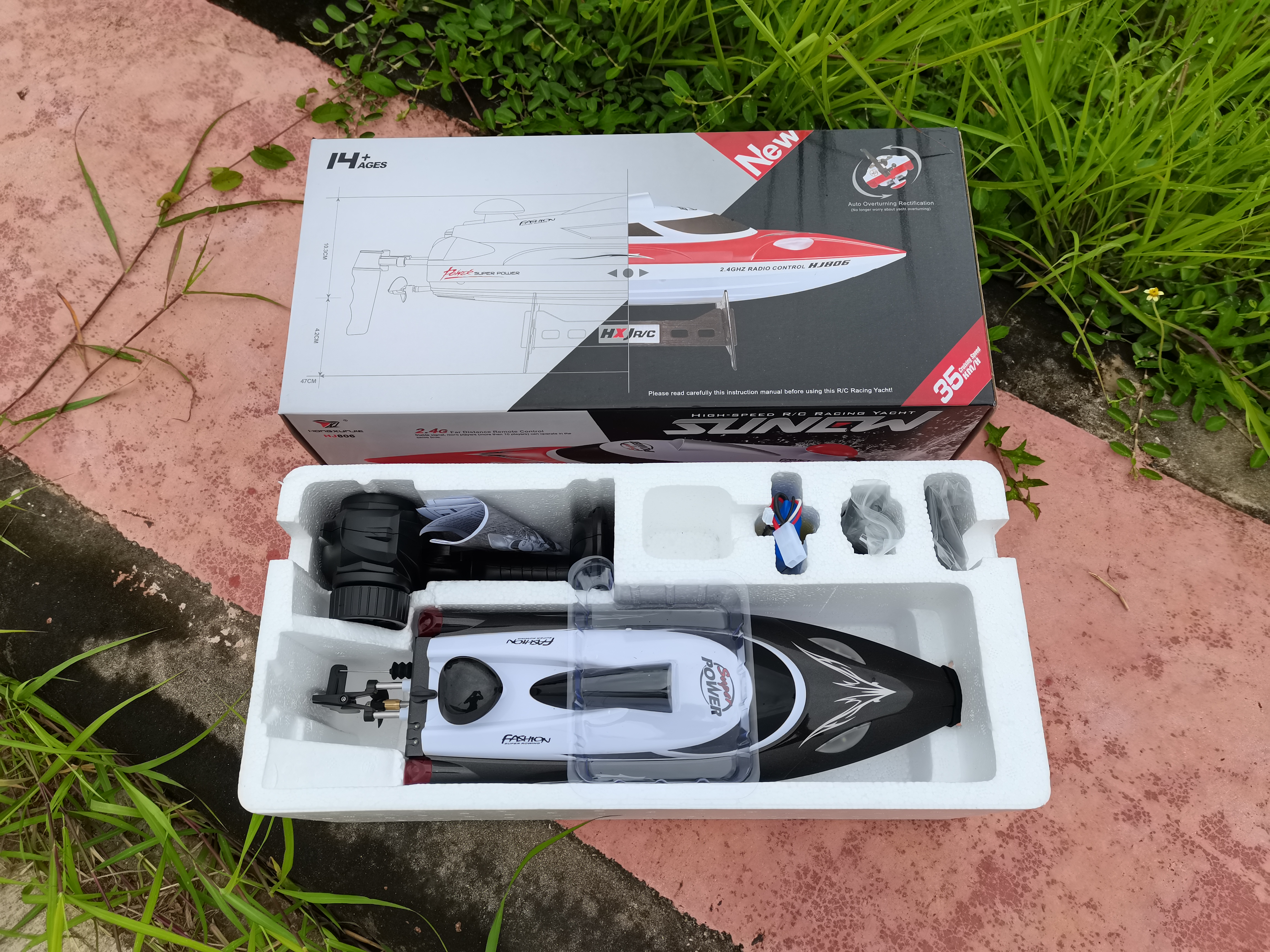 เรือบังคับวิทยุความเร็วสูง HJ-806 47Cm 2.4G RC 30Km/H แบตเตอร์+ชุดชร์าจ พร้อมเล่น ระบบระบายความร้อนด้วยน้ำ