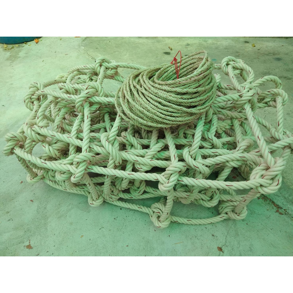 ตาข่ายปีนป่ายตาข่ายค่ายทหาร ตาข่ายปีนป่ายฐานลูกเสือ ปีนป่ายใยยักษ์ 18 มิล ตา 30x30CMเหมาะกับเด็กเล็ก-ผู้ใหญ่ ติดตั้งง่าย