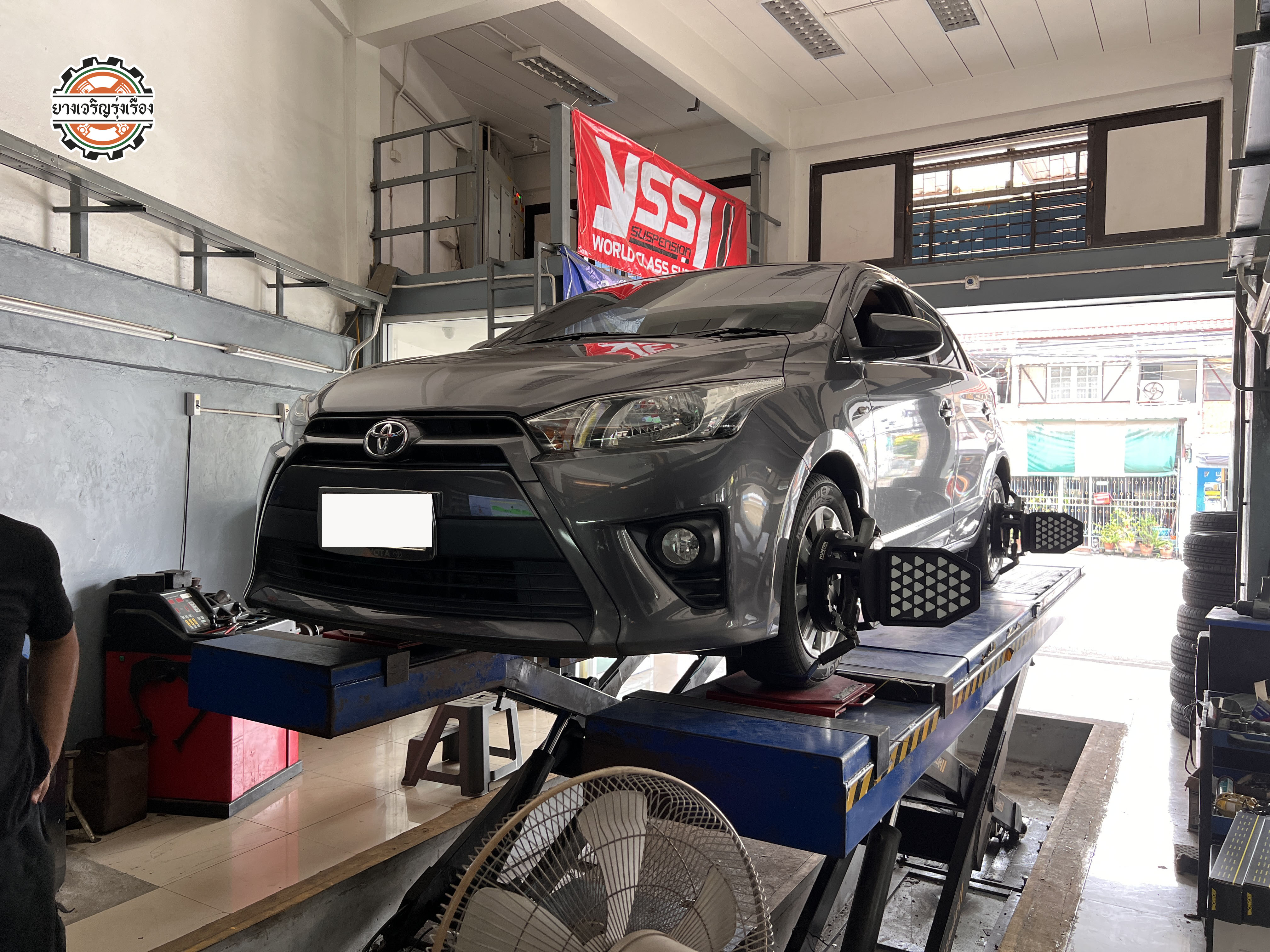TOYOTA YARIS ต้องการเปลี่ยนโช๊คอัพชุดใหม่เลือกใช้งานโช๊คอัพ Monroe oe spectrum นุ่มหนึบ พร้อมบริการติดตั้ง set up ตั้งศูนย์แมชชิ่ง ครบจบที่เดียว 𝙊𝙪𝙧 𝙎𝙚𝙧𝙫𝙞𝙘𝙚 บริการทางร้านเรารับทำอะไรบ้าง 🔧 ติดตั้งยางแบบไร้รอย 100% 🔧 บริการสลับยาง ตามอายุ 🔧 มียางรถยนต์ทุกยี่ห้อให้เลือกซื้อ 🔧 เช็คช่วงล่าง แก้ปัญหาให้ตรงจุด 🔧 บริการล้างลิ้นปีกผีเสื้อ 🔧 บริการเช็คระยะรถยนต์ 🔧 เปลี่ยนถ่ายของเหลวทั้งระบบ 🔧 ตั้งศูนย์ด้วยเครื่อง HUNTER นำเข้าจาก USA สอบถามข้อมูลเพิ่มเติม หรือนัดหมายเข้ารับบริการ Tel : 08-6569-1915 Tel : 08-6544-5963 Line id : @88rw Tiktok : https://www.tiktok.com/@88rwycrr Youtube : https://youtube.com/@88rw Facebook : https://www.facebook.com/88rwtire Location : https://goo.gl/maps/HrNUAZXPN94KvxZ98?coh=178573&entry=tt #รถยนต์มีปัญหาไม่รู้ต้องแก้ตรงไหน ทางเรายินดี ตรวจหาปัญหาและหาวิธีแก้ บอกลูกค้าก่อนลงมือทำเสมอราคาเป็นธรรมไม่เอาเปรียบ สบายใจคุณลูกค้า ---------------------------------- ดูแลให้คำปรึกษาทุกปัญหาคาใจ ไม่ทิ้งลูกค้า มีบริการหลังการขาย 【ให้ผู้เชี่ยวชาญของเรา ดูแลรถคุณ】 ร้านยางเจริญรุ่งเรือง ยินดีต้อนรับครับ ---------------------------------- #โช๊คอัพรถยนต์ #monroe #yss #kayaba #profender #ร้านยางเจริญรุ่งเรือง #นนทบุรี #งามวงศ์วาน #amsfix #บริการช่วงล่างรถยนต์ #ซ่อมบำรุงช่วงล่าง #เซทอัพโช๊คอัพรถยนต์