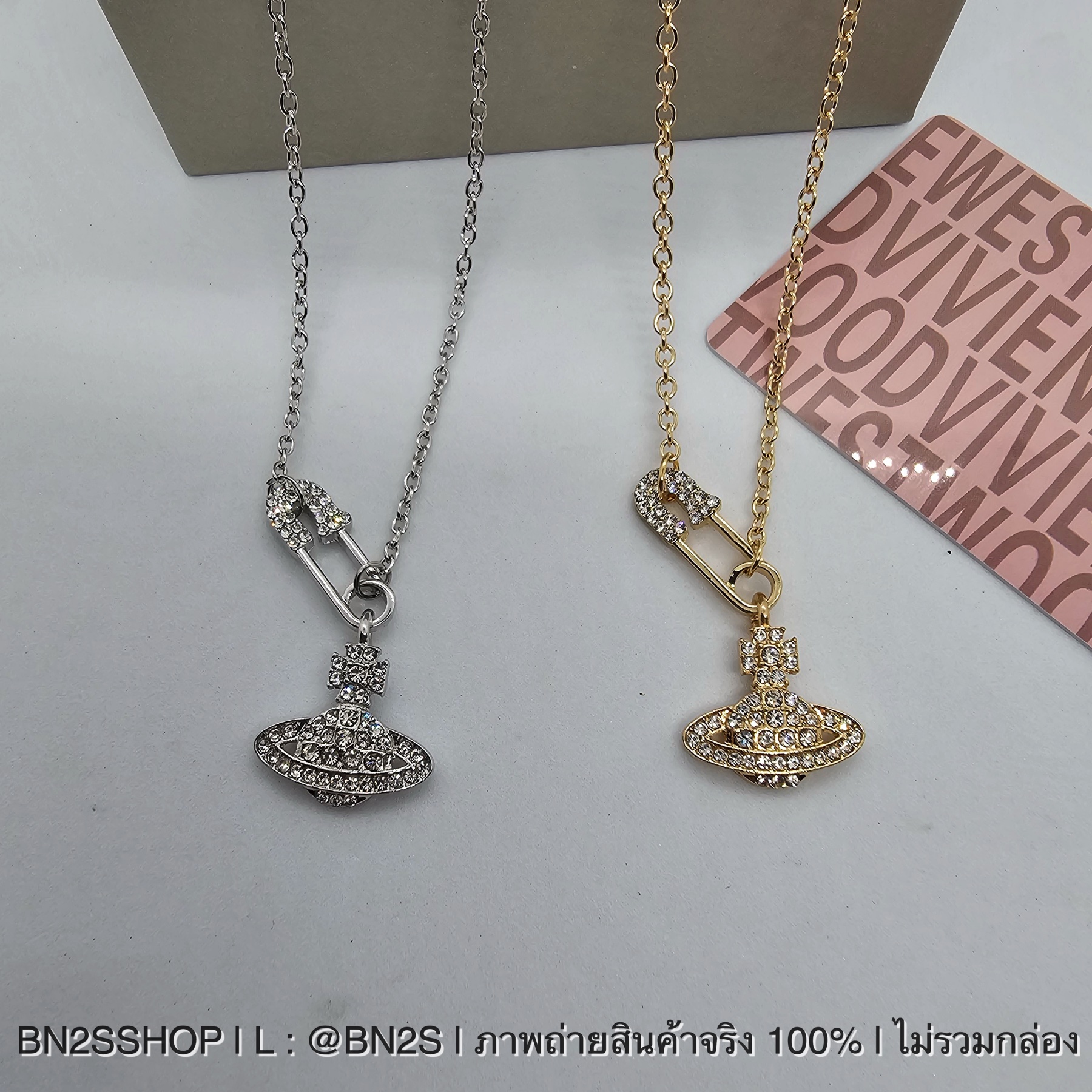 สีเงิน | Vivienne Westwood Lucrece Pin Necklace สร้อยคอแฟชั่นสายโซ่ จี้เข็มกลัดดาวเสาร์