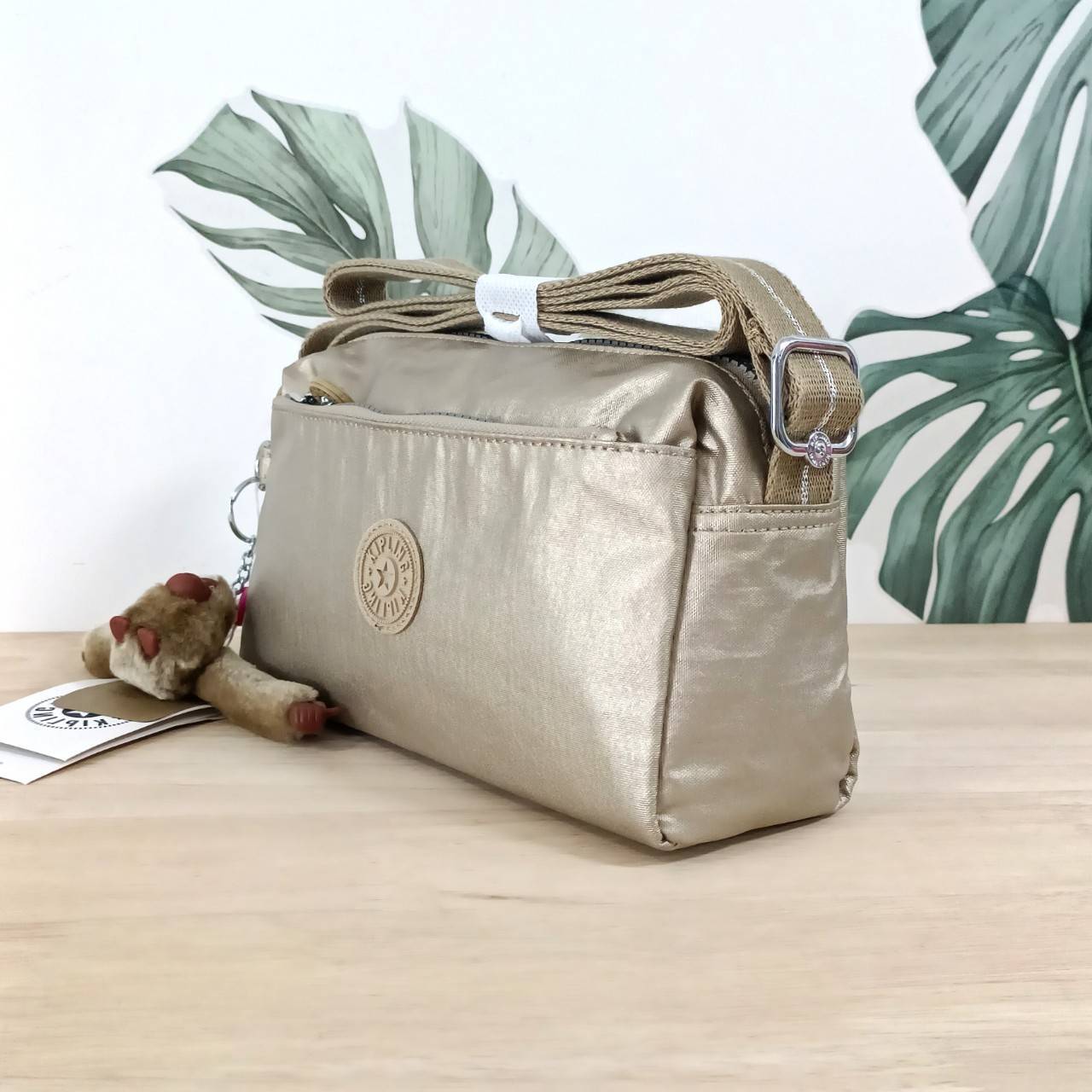 KIPLING คิปลิ้ง K16217 Seoul up sling bag คิปลิง กระเป๋าสะพายไหล่