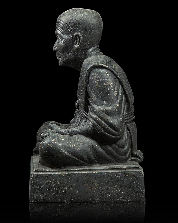 พระบูชาหลวงพ่อทวด วัดช้างให้ จังหวัดปัตตานี เนื้อทองเหลืองรมดำ พ.ศ.๒๕๓๙ หน้าตัก ๔ นิ้ว