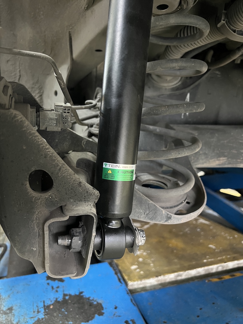 TOYOTA ATIV เข้าระบบริการเปลี่ยนโช้คอัพ เน้นนุ่มนวล ใช้งานประจำวัน [+] TEIN ENDURA PRO BASIC [+] ปีกนกล่างตรงรุ่น สอบถามข้อมูลเพิ่มเติม หรือนัดหมายเข้ารับบริการ ☎️ : 08-6569-1915 ☎️ : 08-6544-5963 Line id : @88rw Facebook : https://www.facebook.com/88rwtire Location : https://goo.gl/maps/HrNUAZXPN94KvxZ98 #TeinEnduraproBasic #ToyotaYarisAtiv #ปีกนกล่าง #ยางรถยนต์ #ช่วงล่างรถยนต์ #โช้คอัพรถยนต์
