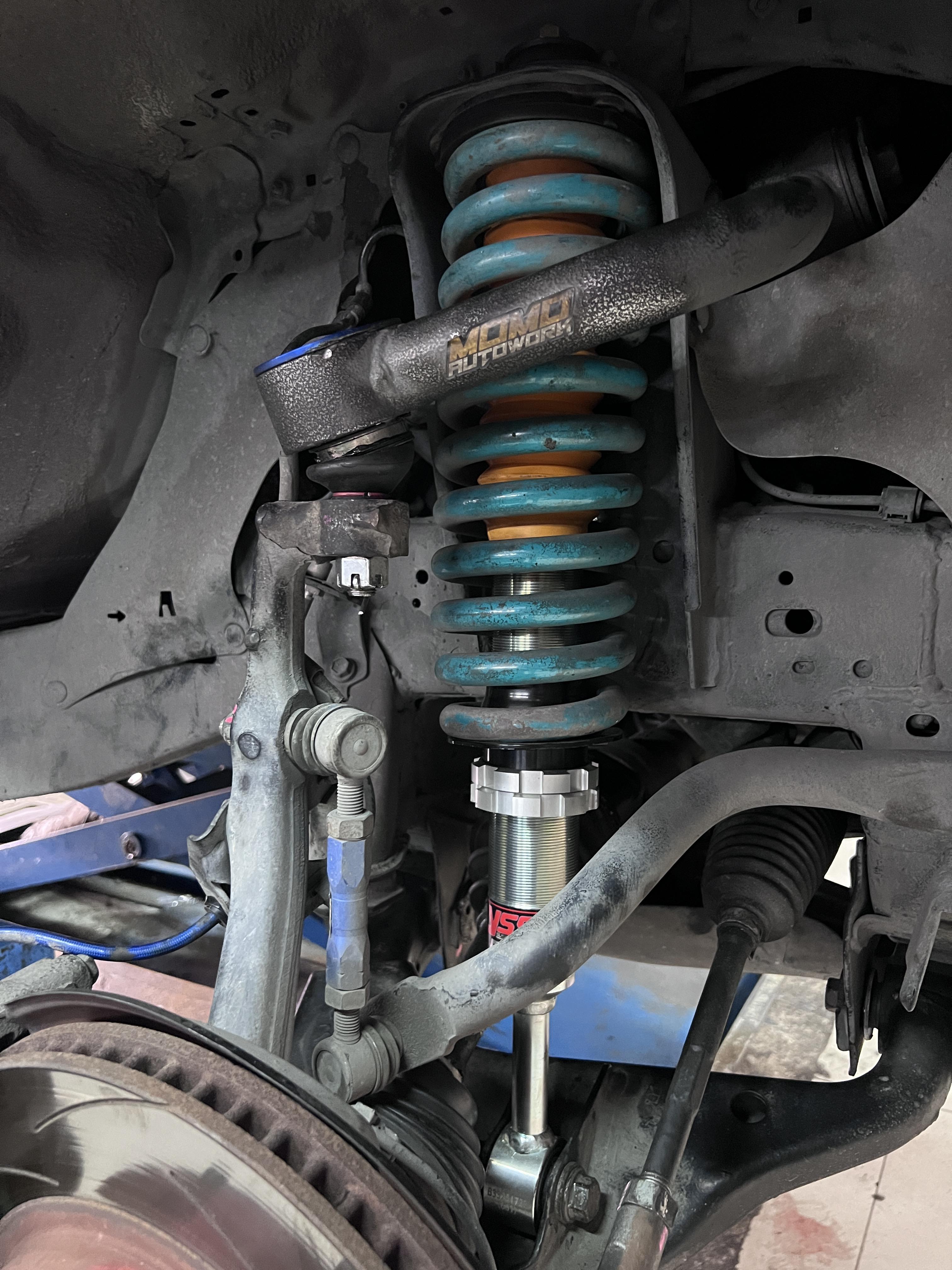 TOYOTA FORTUNER โช้คอัพเดิมเสีย เปลี่ยนโช้คอัพคู่หน้าชุดให้ใช้งาน ติดตั้งร่วมกับสปริงอัพเกรด ozy ที่ใส่มาอยู่แล้ว พร้อมปรับ pre load ให้เหมาะกับการใช้งาน จบเรียบร้อยครับ [+] YSS E SERIES นุ่มหนึบ นิ่ง มั่นใจทุกการเดินทาง *เพื่อความสะดวกในการรับบริการ นัดหมายเวลาก่อนเข้ารับบริการทุกครั้งครับ 𝙊𝙪𝙧 𝙎𝙚𝙧𝙫𝙞𝙘𝙚 บริการทางร้านเรารับทำอะไรบ้าง 🔧 มียางรถยนต์ทุกยี่ห้อให้เลือกซื้อ 🔧 โช้คอัพ สปริง 🔧 เช็คช่วงล่าง แก้ปัญหาให้ตรงจุด 🔧 ติดตั้งยางแบบไร้รอย 100% 🔧 บริการสลับยาง ตามอายุ 🔧 บริการล้างลิ้นปีกผีเสื้อ 🔧 บริการเช็คระยะรถยนต์ 🔧 เปลี่ยนถ่ายของเหลวทั้งระบบ 🔧 ตั้งศูนย์ด้วยเครื่อง HUNTER นำเข้าจาก USA สอบถามข้อมูลเพิ่มเติม หรือนัดหมายเข้ารับบริการ ☎️ : 08-6569-1915 ☎️ : 08-6544-5963 Line id : @88rw Tiktok : https://www.tiktok.com/@88rwycrr Youtube : https://youtube.com/@88rw Facebook : https://www.facebook.com/88rwtire Location : https://goo.gl/maps/HrNUAZXPN94KvxZ98?coh=178573&entry=tt #รถยนต์มีปัญหาไม่รู้ต้องแก้ตรงไหน ทางเรายินดี ตรวจหาปัญหาและหาวิธีแก้ บอกลูกค้าก่อนลงมือทำเสมอราคาเป็นธรรมไม่เอาเปรียบ สบายใจคุณลูกค้า ร้านยางเจริญรุ่งเรือง ยินดีต้อนรับครับ