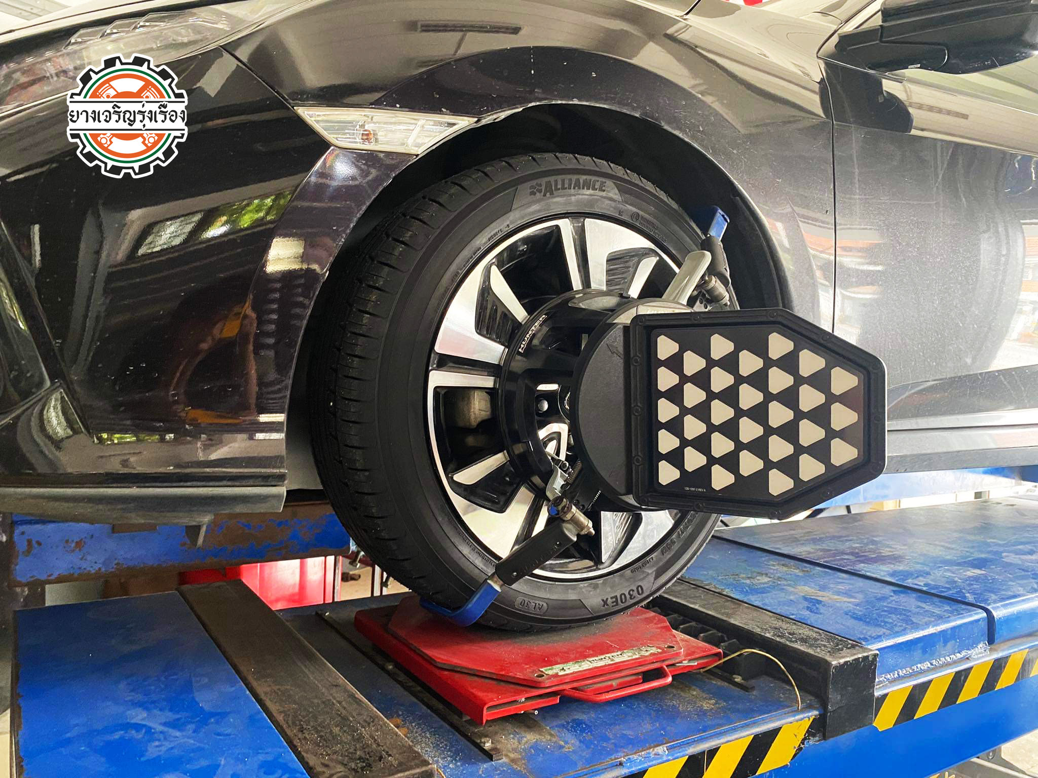 HONDA CIVIC เปลี่ยนยางรถยนต์ ขอยางผลิตญี่ปุ่น [+] ALLIANCE/AL30 030EX 95W *JAPAN (BY YOKOHAMA) ขนาด 215/50R17 𝙊𝙪𝙧 𝙎𝙚𝙧𝙫𝙞𝙘𝙚 บริการทางร้านเรารับทำอะไรบ้าง 🔧 ติดตั้งยางแบบไร้รอย 100% 🔧 บริการสลับยาง ตามอายุ 🔧 มียางรถยนต์ทุกยี่ห้อให้เลือกซื้อ 🔧 เช็คช่วงล่าง แก้ปัญหาให้ตรงจุด 🔧 บริการล้างลิ้นปีกผีเสื้อ 🔧 บริการเช็คระยะรถยนต์ 🔧 เปลี่ยนถ่ายของเหลวทั้งระบบ 🔧 ตั้งศูนย์ด้วยเครื่อง HUNTER นำเข้าจาก USA สอบถามข้อมูลเพิ่มเติม หรือนัดหมายเข้ารับบริการ Tel : 08-6569-1915 Tel : 08-6544-5963 Line id : @88rw Tiktok : https://www.tiktok.com/@88rwycrr Youtube : https://youtube.com/@88rw Facebook : https://www.facebook.com/88rwtire Location : https://goo.gl/maps/HrNUAZXPN94KvxZ98?coh=178573&entry=tt #รถยนต์มีปัญหาไม่รู้ต้องแก้ตรงไหน ทางเรายินดี ตรวจหาปัญหาและหาวิธีแก้ บอกลูกค้าก่อนลงมือทำเสมอราคาเป็นธรรมไม่เอาเปรียบ สบายใจคุณลูกค้า ---------------------------------- ดูแลให้คำปรึกษาทุกปัญหาคาใจ ไม่ทิ้งลูกค้า มีบริการหลังการขาย 【ให้ผู้เชี่ยวชาญของเรา ดูแลรถคุณ】 ร้านยางเจริญรุ่งเรือง ยินดีต้อนรับครับ ---------------------------------- #โช๊คอัพรถยนต์ #monroe #yss #kayaba #profender #ร้านยางเจริญรุ่งเรือง #นนทบุรี #งามวงศ์วาน #amsfix #บริการช่วงล่างรถยนต์ #ซ่อมบำรุงช่วงล่าง #เซทอัพโช๊คอัพรถยนต์