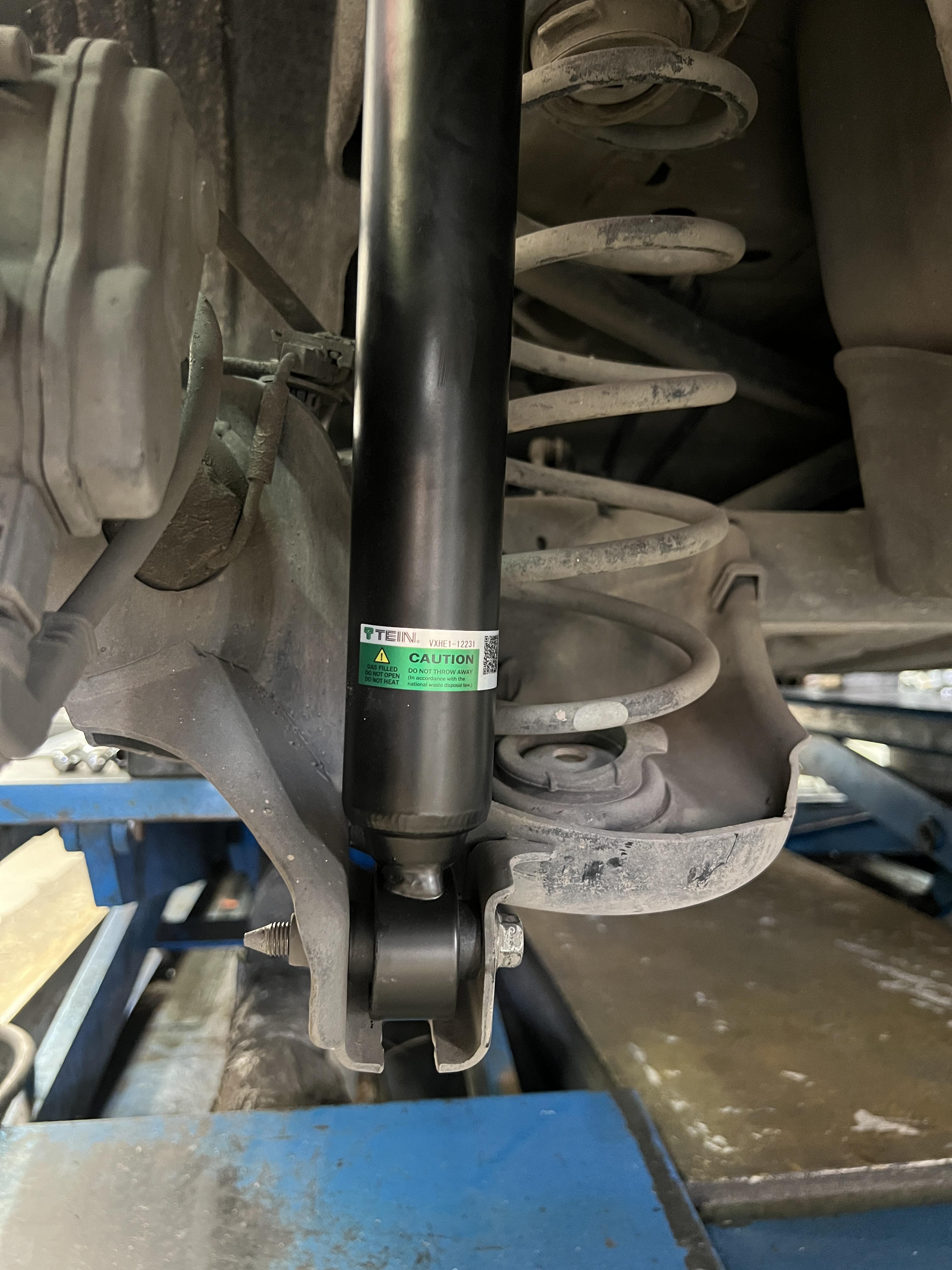 HONDA HRV เข้ารับบริการเปลี่ยนโช้ตอัพรถยนต์ [+] TEIN ENDURA PRO BASIC Location : https://goo.gl/maps/HrNUAZXPN94KvxZ98? รถยนต์มีปัญหาไม่รู้ต้องแก้ตรงไหน ทางเรายินดี ตรวจหาปัญหาและหาวิธีแก้ บอกลูกค้าก่อนลงมือทำเสมอด้วยราคาเป็นธรรม เวลาบริการ วันจันทร์-วันอาทิตย์ 09:00 น. - 17.30 น. #TeinEnduraproBasic #hondahrv #โช้คอัพ #ช่วงล่าง #โช๊ค #ยางรถยนต์