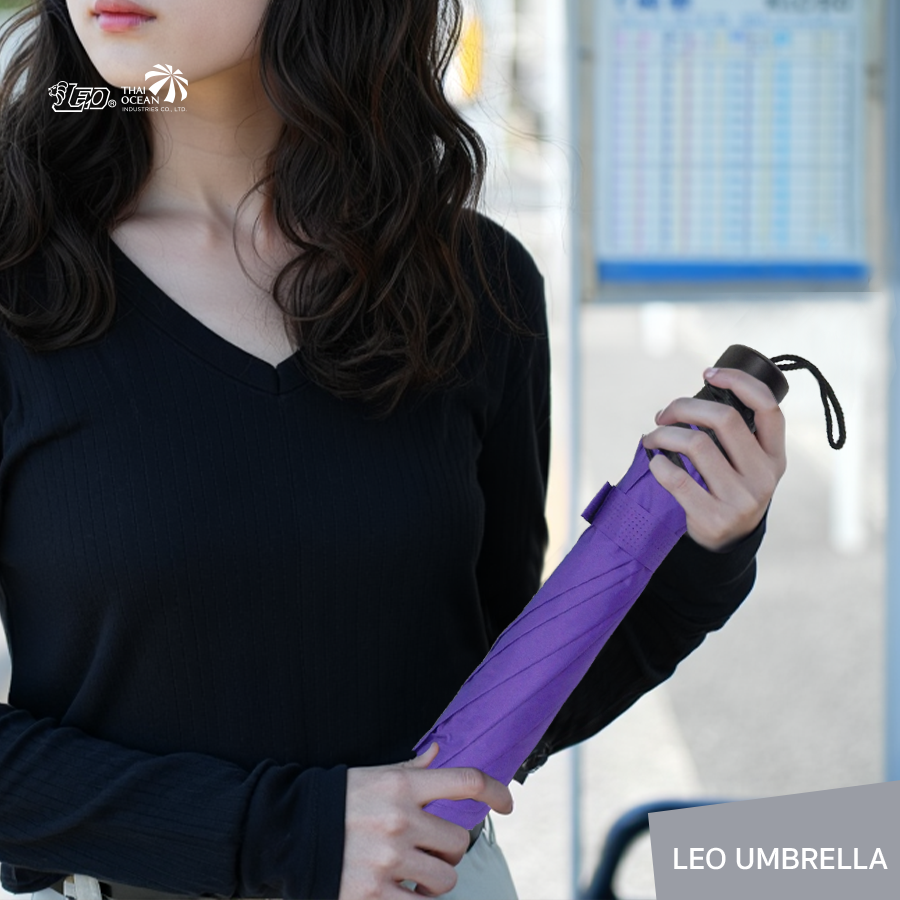 Leo ร่มพับ 2 ตอน สีพื้น เข้ากับชุดง่าย ผ้า BLack Uv กันรังสีUV 99% ขนาด 20 นิ้ว พอดีตัว พกพาสะดวก