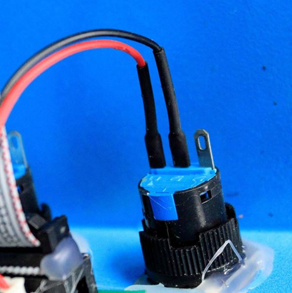 ท่อหดขนาด 2mm ยาว 40mm (4 cm.) อัตราส่วนการหด 2:1 มี 7 สีให้เลือก Heat Shrinkable Tube