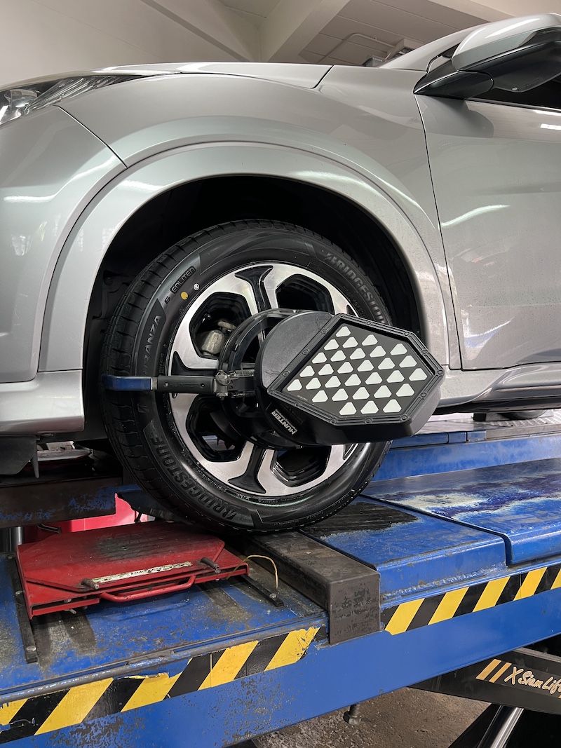 HONDA HRV เปลี่ยนยางใช้งานประจำวัน [+] Bridgestone turanza6 215/55R17 สอบถามข้อมูลเพิ่มเติม หรือนัดหมายเข้ารับบริการ ☎️ : 08-6569-1915 ☎️ : 08-6544-5963 Line id : @88rw Facebook : https://www.facebook.com/88rwtire Location : https://goo.gl/maps/HrNUAZXPN94KvxZ98 #hondahrv #Bridgestone #BridgestoneTuranza6 #ผ้าเบรกRacetech #จานเบรกRacetech