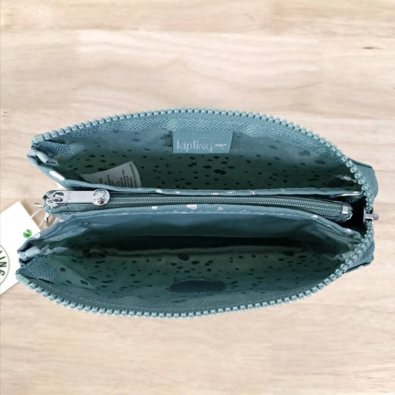 กระเป๋าคล้องมือ Kipling Creativity Large Pouch คิปลิ้ง