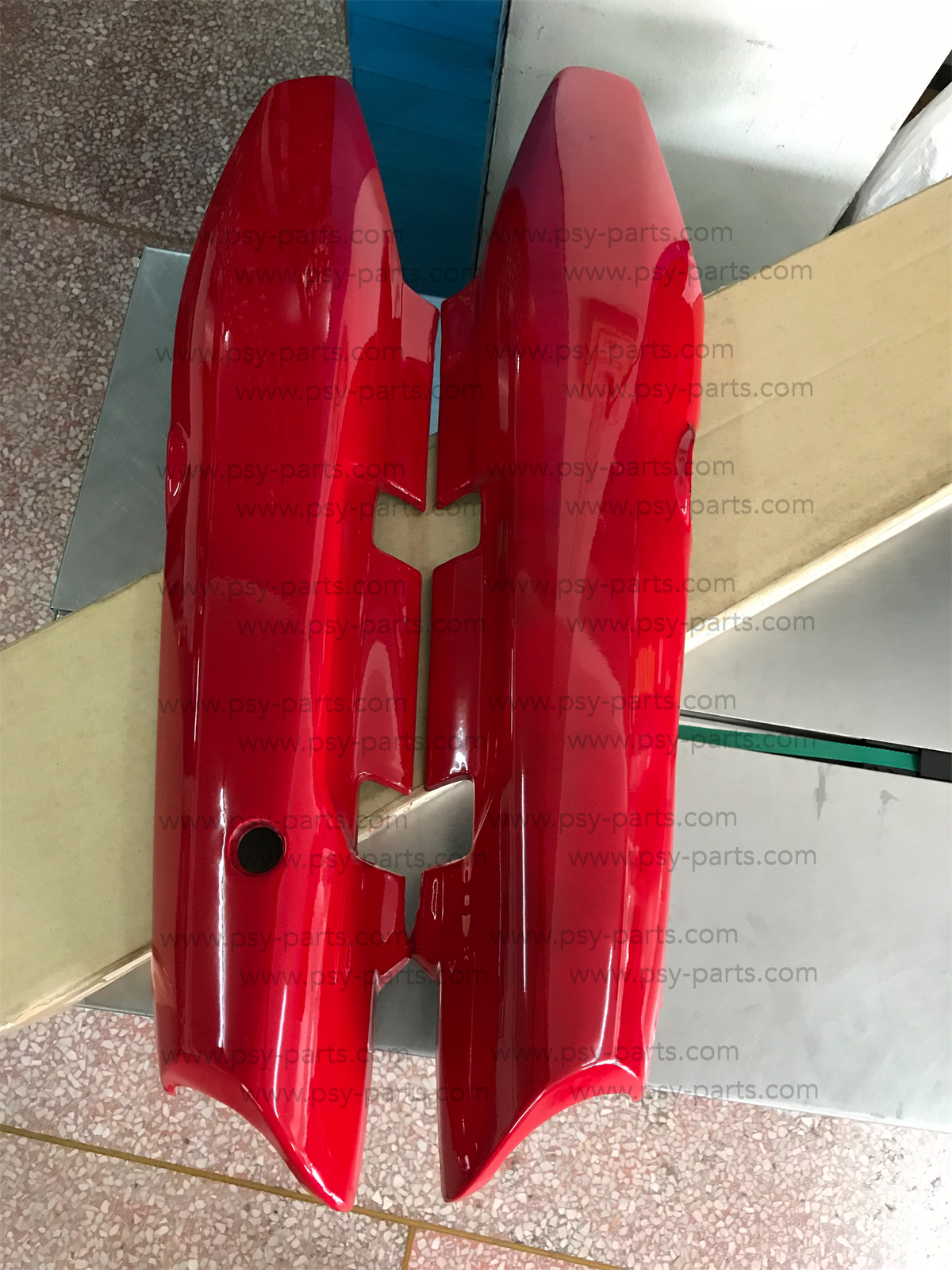 ฝาครอบข้างซ้าย-ขวา ROYAL (T) สีแดง