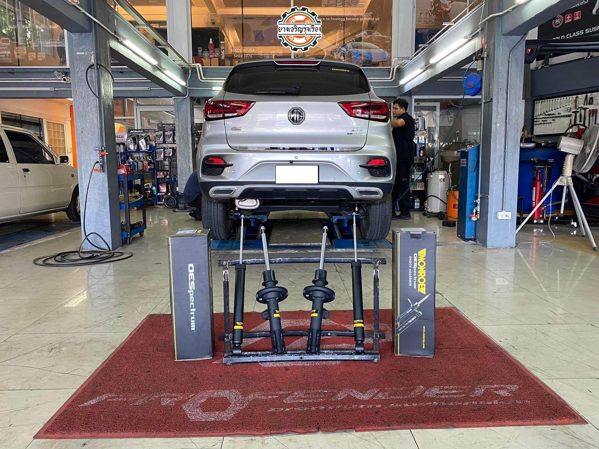 MG ZS ต้องการเปลี่ยนโช๊คอัพชุดใหม่เลือกใช้งานโช๊คอัพ Monroe oe spectrum นุ่มหนึบ พร้อมบริการติดตั้ง set up ตั้งศูนย์แมชชิ่ง ครบจบที่เดียว 𝙊𝙪𝙧 𝙎𝙚𝙧𝙫𝙞𝙘𝙚 บริการทางร้านเรารับทำอะไรบ้าง 🔧 ติดตั้งยางแบบไร้รอย 100% 🔧 บริการสลับยาง ตามอายุ 🔧 มียางรถยนต์ทุกยี่ห้อให้เลือกซื้อ 🔧 เช็คช่วงล่าง แก้ปัญหาให้ตรงจุด 🔧 บริการล้างลิ้นปีกผีเสื้อ 🔧 บริการเช็คระยะรถยนต์ 🔧 เปลี่ยนถ่ายของเหลวทั้งระบบ 🔧 ตั้งศูนย์ด้วยเครื่อง HUNTER นำเข้าจาก USA สอบถามข้อมูลเพิ่มเติม หรือนัดหมายเข้ารับบริการ Tel : 08-6569-1915 Tel : 08-6544-5963 Line id : @88rw Tiktok : https://www.tiktok.com/@88rwycrr Youtube : https://youtube.com/@88rw Facebook : https://www.facebook.com/88rwtire Location : https://goo.gl/maps/HrNUAZXPN94KvxZ98?coh=178573&entry=tt #รถยนต์มีปัญหาไม่รู้ต้องแก้ตรงไหน ทางเรายินดี ตรวจหาปัญหาและหาวิธีแก้ บอกลูกค้าก่อนลงมือทำเสมอราคาเป็นธรรมไม่เอาเปรียบ สบายใจคุณลูกค้า ---------------------------------- ดูแลให้คำปรึกษาทุกปัญหาคาใจ ไม่ทิ้งลูกค้า มีบริการหลังการขาย 【ให้ผู้เชี่ยวชาญของเรา ดูแลรถคุณ】 ร้านยางเจริญรุ่งเรือง ยินดีต้อนรับครับ ---------------------------------- #โช๊คอัพรถยนต์ #monroe #yss #kayaba #profender #ร้านยางเจริญรุ่งเรือง #นนทบุรี #งามวงศ์วาน #amsfix #บริการช่วงล่างรถยนต์ #ซ่อมบำรุงช่วงล่าง #เซทอัพโช๊คอัพรถยนต์