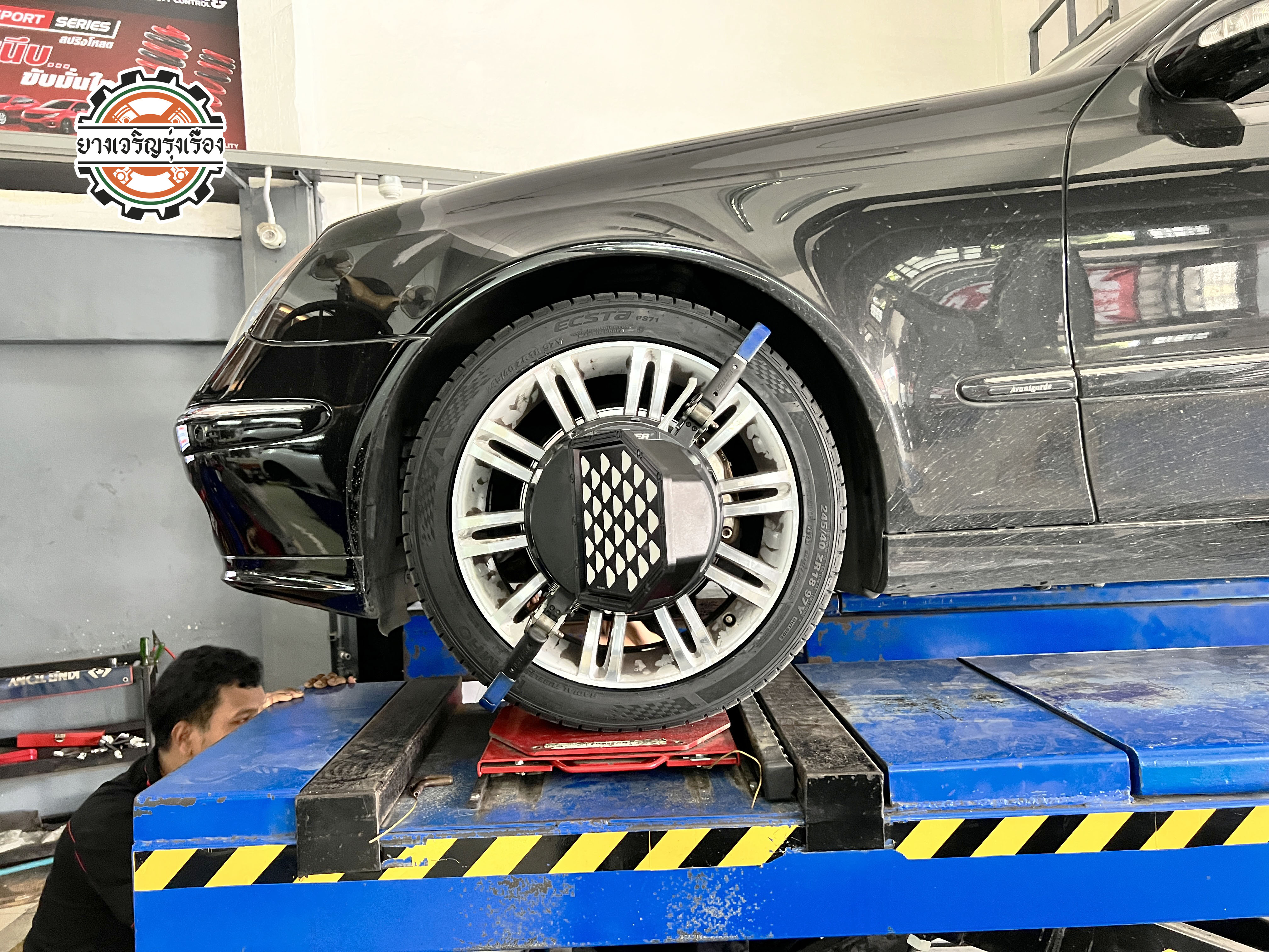 MERCEDES BENS เปลี่ยนยางรถยนต์เน้นใช้งานประจำวัน KUMHO ECSTA PS71 ขนาด 245/40R18 และ 265/35R18 𝙊𝙪𝙧 𝙎𝙚𝙧𝙫𝙞𝙘𝙚 บริการทางร้าน เรารับทำอะไรบ้าง 🔧 ติดตั้งยางแบบไร้รอย 100% 🔧 บริการสลับยาง ตามอายุ 🔧 มียางรถยนต์ทุกยี่ห้อให้เลือกซื้อ 🔧 เช็คช่วงล่าง แก้ปัญหาให้ตรงจุด 🔧 บริการล้างลิ้นปีกผีเสื้อ 🔧 บริการเช็คระยะรถยนต์ 🔧 เปลี่ยนถ่ายของเหลวทั้งระบบ 🔧 ตั้งศูนย์ด้วยเครื่อง HUNTER นำเข้าจาก USA สอบถามข้อมูลเพิ่มเติม หรือนัดหมายเข้ารับบริการ Tel : 08-6569-1915 Tel : 08-6544-5963 Line id : @88rw Tiktok : https://www.tiktok.com/@88rwycrr Youtube : https://youtube.com/@88rw Facebook : https://www.facebook.com/88rwtire Location : https://goo.gl/maps/HrNUAZXPN94KvxZ98?coh=178573&entry=tt #รถยนต์มีปัญหาไม่รู้ต้องแก้ตรงไหน ทางเรายินดี ตรวจหาปัญหาและหาวิธีแก้ บอกลูกค้าก่อนลงมือทำเสมอราคาเป็นธรรมไม่เอาเปรียบ สบายใจคุณลูกค้า ---------------------------------- ดูแลให้คำปรึกษาทุกปัญหาคาใจ ไม่ทิ้งลูกค้า มีบริการหลังการขาย 【ให้ผู้เชี่ยวชาญของเรา ดูแลรถคุณ】 ร้านยางเจริญรุ่งเรือง ยินดีต้อนรับครับ ---------------------------------- #โช๊คอัพรถยนต์ #monroe #yss #kayaba #profender #ร้านยางเจริญรุ่งเรือง #นนทบุรี #งามวงศ์วาน #amsfix #บริการช่วงล่างรถยนต์ #ซ่อมบำรุงช่วงล่าง #เซทอัพโช๊คอัพรถยนต์