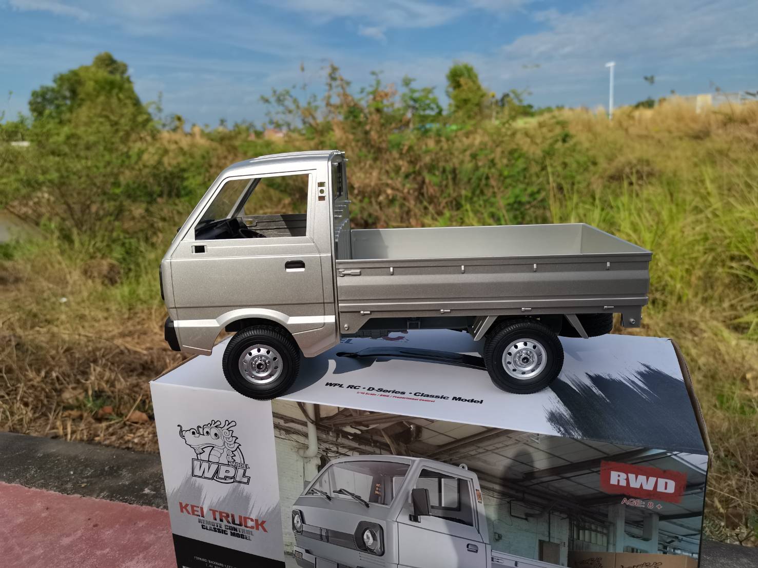 รถบังคับกระป๊อ Suzuki Carry RWD Drift Truck WPL D12 Crawler สินค้างานสเกลเหมือนจริง ชุดพร้อมเล่น
