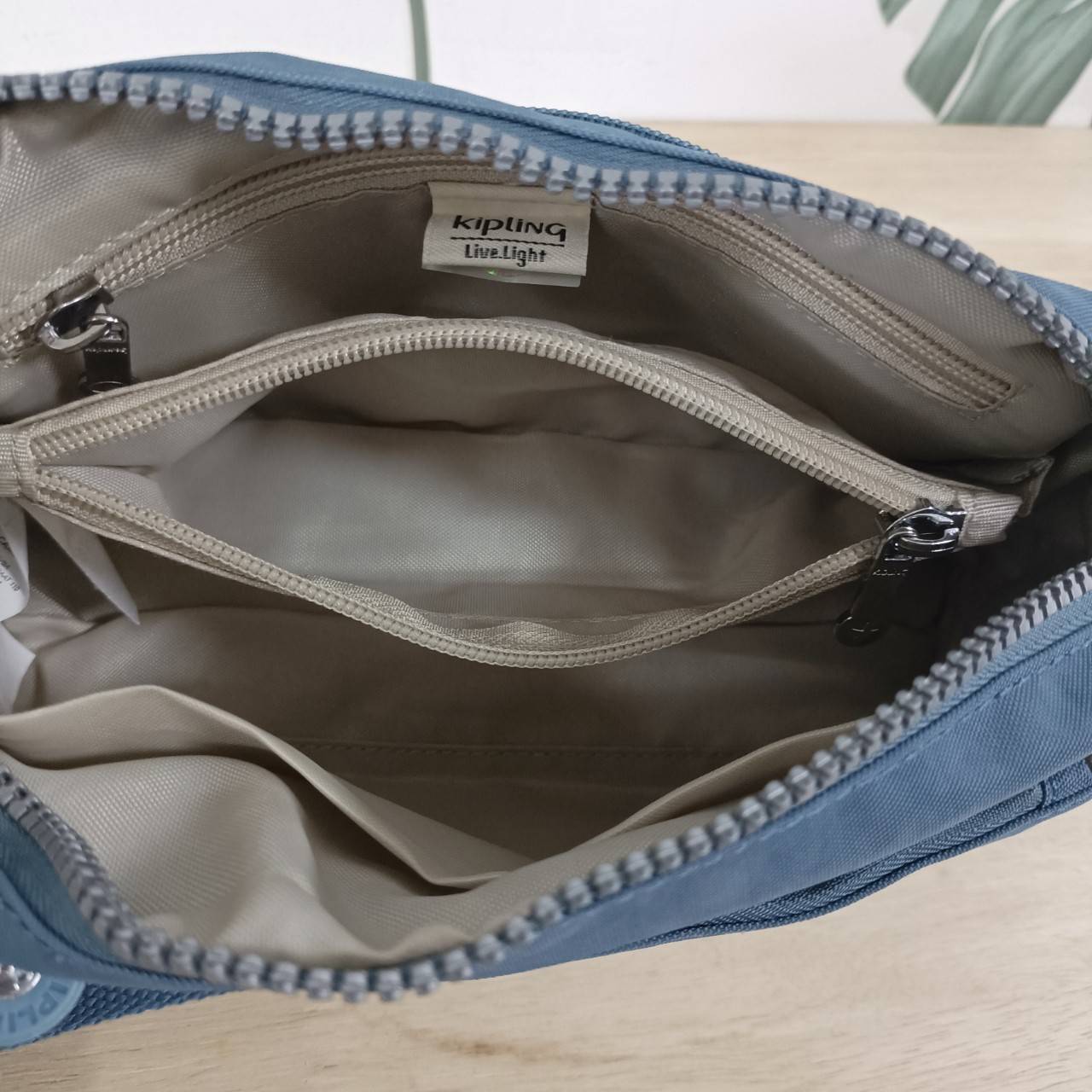 KIPLING คิปลิ้ง K16217 Seoul up sling bag คิปลิง กระเป๋าสะพายไหล่