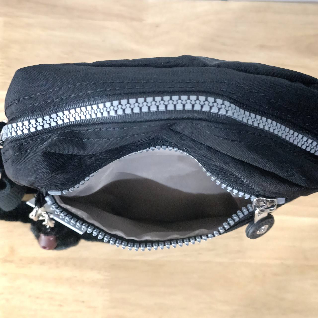 กระเป๋า KIPLING Unisex คิปลิ้ง ไนล่อน K23511 ของแท้ outlet