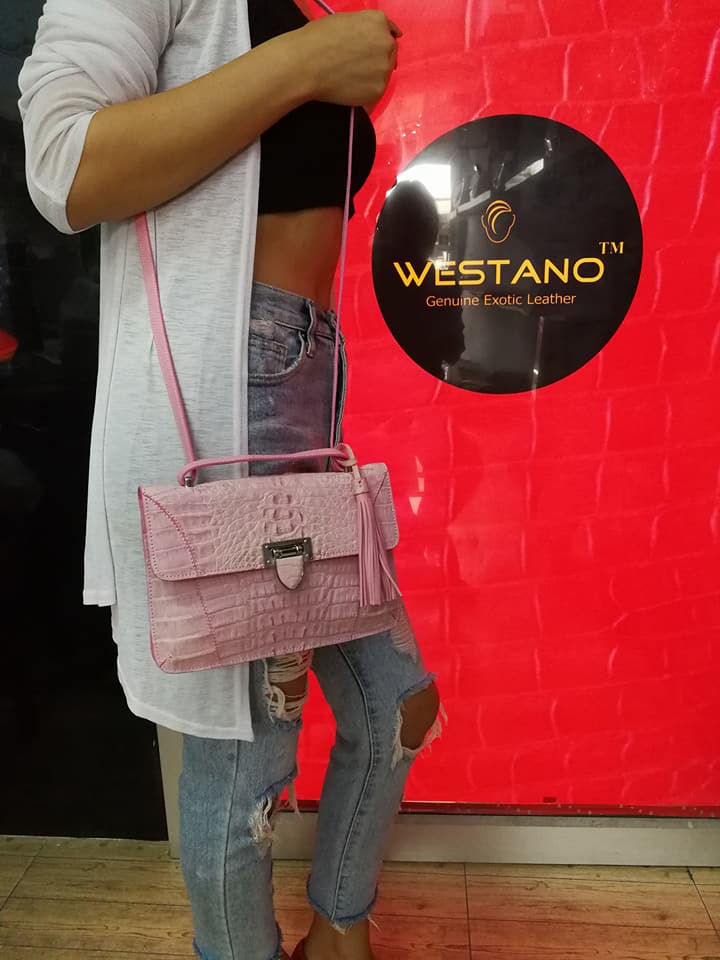 กระเป๋าสะพายหนังจระเข้แท้ สีชมพู รหัส CRW1217H-02-PI2
