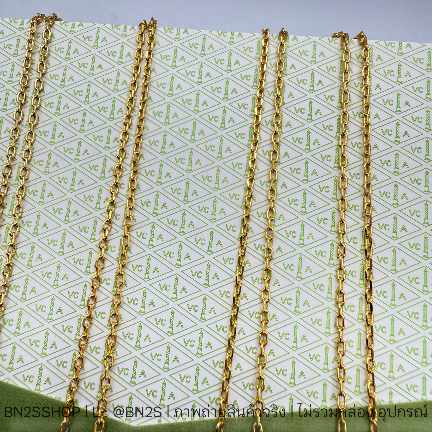 สีเขียว | VC & A Vintage Alhambra Pendant สร้อยคอผู้หญิงจี้ใบโคลเวอร์ งานปั๊ม ทุกจุด