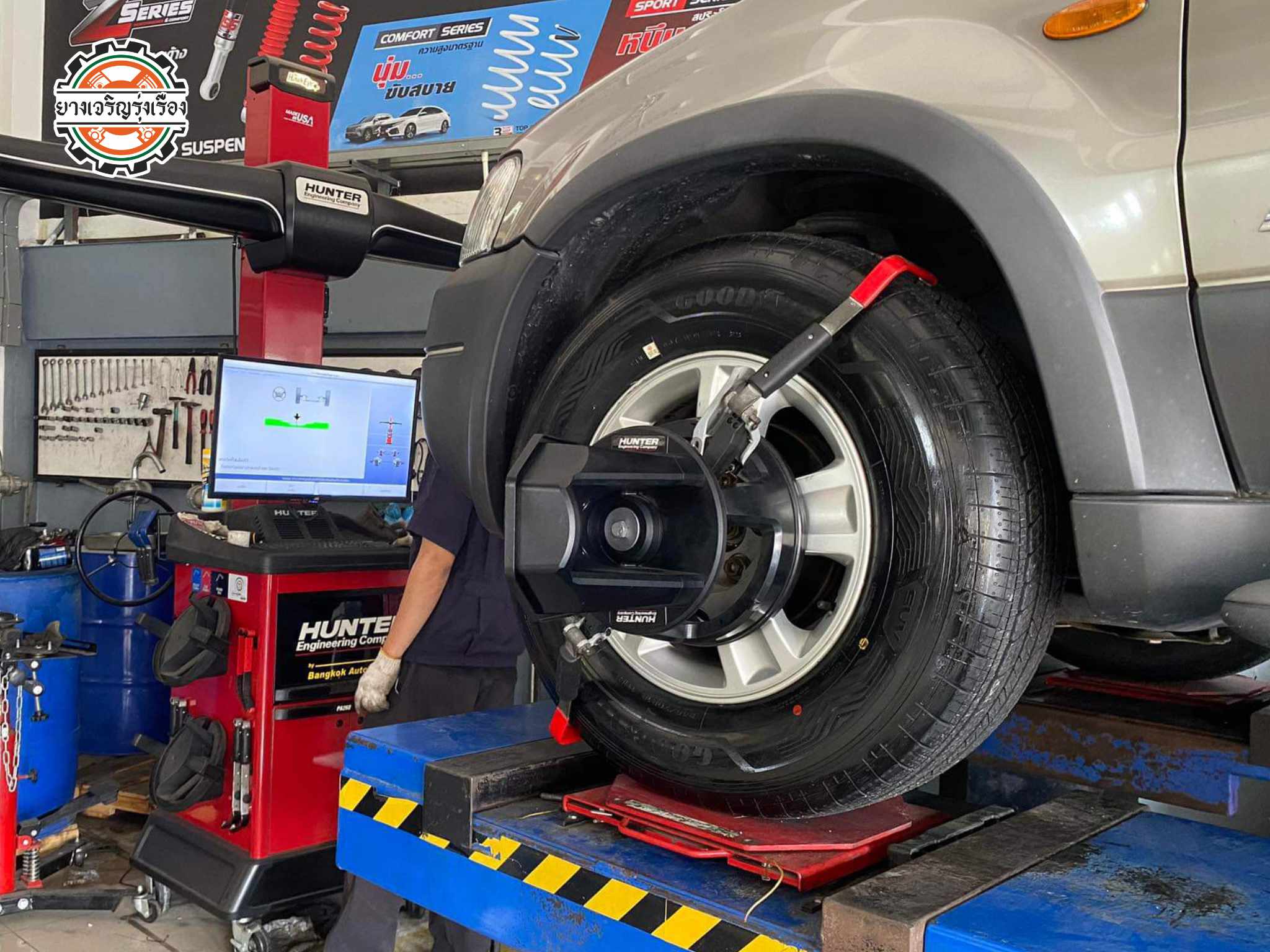 FORD ESCAPE เปลี่ยนยางใหม่ใช้งานยาว เน้นยางมีแบรนด์ [+] GOODYEAR ASSURANCE MAXGUARD 245/70R16 [+] พร้อมบริการติดตั้ง + Set up ให้เหมาะกับยาง --------------------------------- โทร : 08-6544-5963 บุ๊ก และทีมงาน ยินดีต้อนรับครับ 𝙊𝙪𝙧 𝙎𝙚𝙧𝙫𝙞𝙘𝙚 บริการทางร้าน เรารับทำอะไรบ้าง 🔧 ติดตั้งยางแบบไร้รอย 100% 🔧 บริการสลับยาง ตามอายุ 🔧 มียางรถยนต์ทุกยี่ห้อให้เลือกซื้อ 🔧 เช็คช่วงล่าง แก้ปัญหาให้ตรงจุด 🔧 บริการล้างลิ้นปีกผีเสื้อ 🔧 บริการเช็คระยะรถยนต์ 🔧 เปลี่ยนถ่ายของเหลวทั้งระบบ 🔧 ตั้งศูนย์ด้วยเครื่อง HUNTER นำเข้าจาก USA #รถยนต์มีปัญหาไม่รู้ต้องแก้ตรงไหน ทางเรายินดี ตรวจหาปัญหาและหาวิธีแก้ บอกลูกค้าก่อนลงมือทำเสมอราคาเป็นธรรมไม่เอาเปรียบ สบายใจคุณลูกค้า ---------------------------------- ดูแลให้คำปรึกษาทุกปัญหาคาใจ ไม่ทิ้งลูกค้า มีบริการหลังการขาย 【ให้ผู้เชี่ยวชาญของเรา ดูแลรถคุณ】 ร้านยางเจริญรุ่งเรือง ยินดีต้อนรับครับ