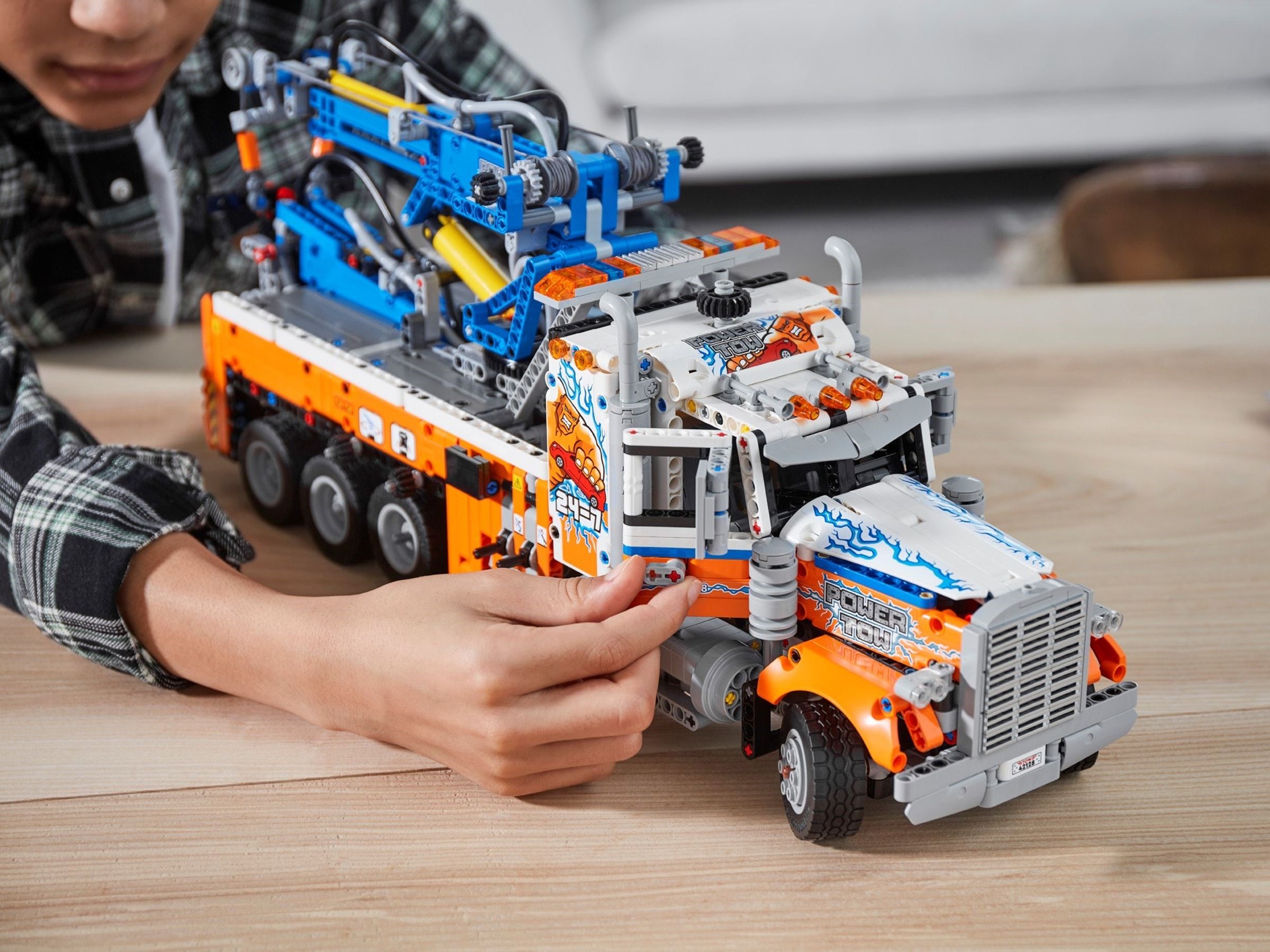 LEGO Technic เลโก้ 42128 Heavy-Duty Tow Truck