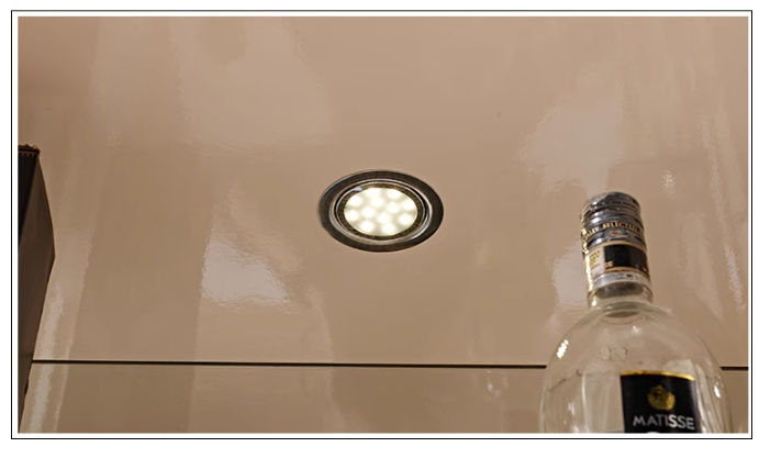 ตู้โชว์หลุยส์ รุ่น Arianna