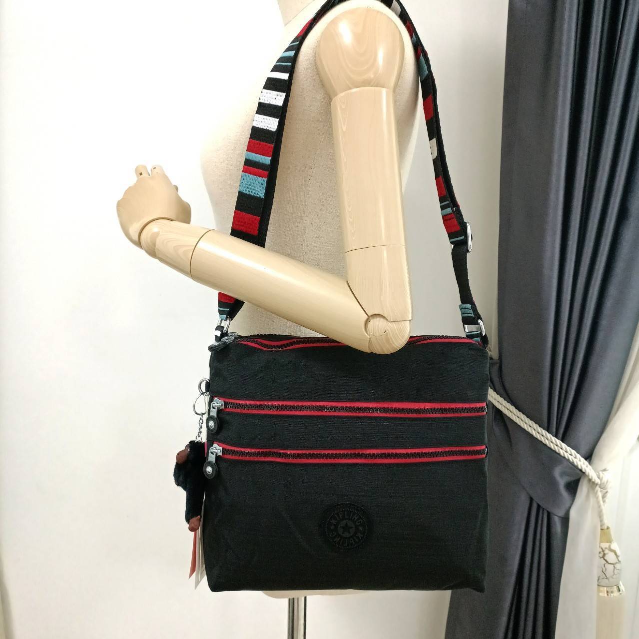 กระเป๋าสะพายข้าง Kipling Ella คิปลิ้ง