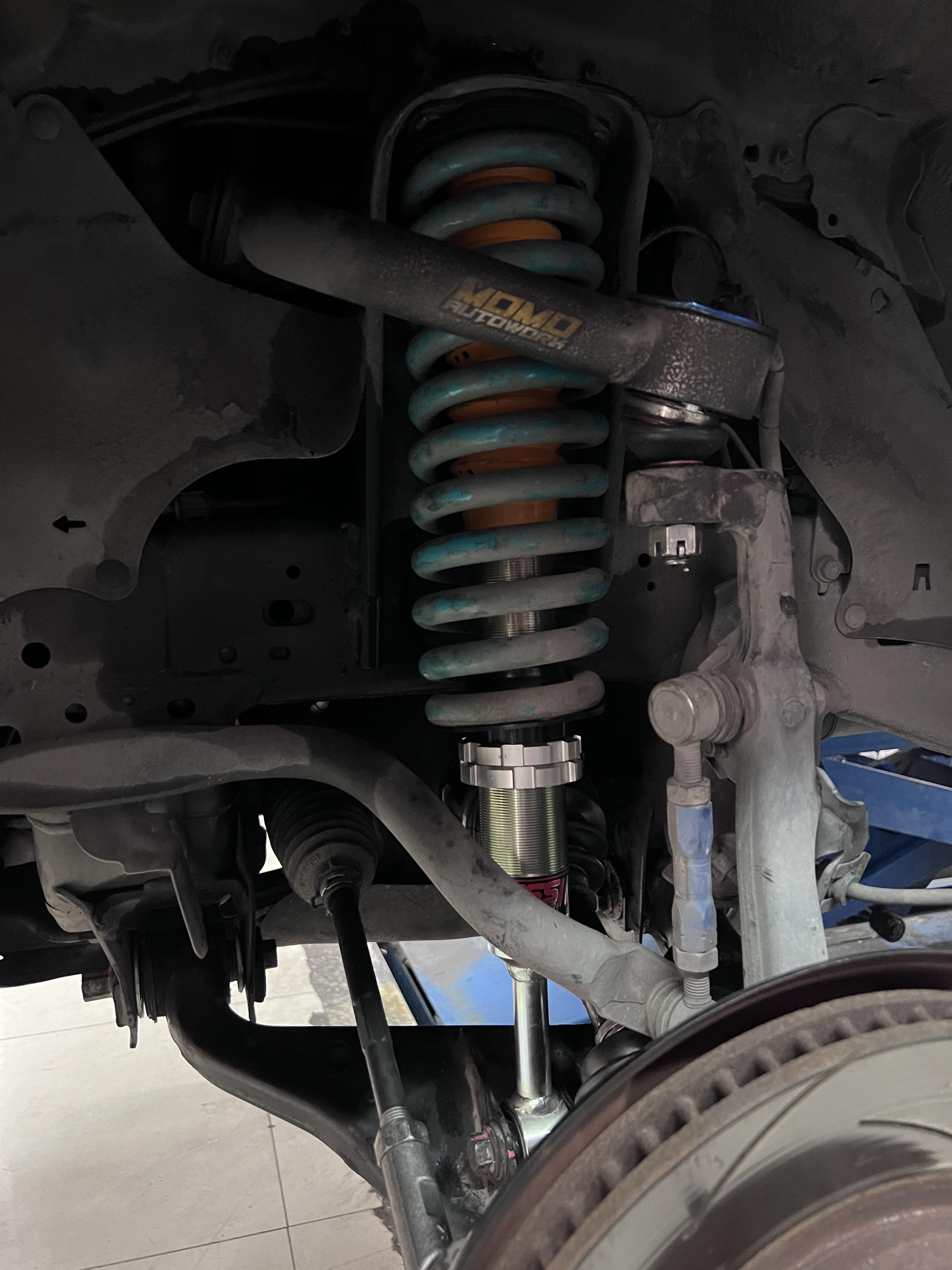 TOYOTA FORTUNER โช้คอัพเดิมเสีย เปลี่ยนโช้คอัพคู่หน้าชุดให้ใช้งาน ติดตั้งร่วมกับสปริงอัพเกรด ozy ที่ใส่มาอยู่แล้ว พร้อมปรับ pre load ให้เหมาะกับการใช้งาน จบเรียบร้อยครับ [+] YSS E SERIES นุ่มหนึบ นิ่ง มั่นใจทุกการเดินทาง *เพื่อความสะดวกในการรับบริการ นัดหมายเวลาก่อนเข้ารับบริการทุกครั้งครับ 𝙊𝙪𝙧 𝙎𝙚𝙧𝙫𝙞𝙘𝙚 บริการทางร้านเรารับทำอะไรบ้าง 🔧 มียางรถยนต์ทุกยี่ห้อให้เลือกซื้อ 🔧 โช้คอัพ สปริง 🔧 เช็คช่วงล่าง แก้ปัญหาให้ตรงจุด 🔧 ติดตั้งยางแบบไร้รอย 100% 🔧 บริการสลับยาง ตามอายุ 🔧 บริการล้างลิ้นปีกผีเสื้อ 🔧 บริการเช็คระยะรถยนต์ 🔧 เปลี่ยนถ่ายของเหลวทั้งระบบ 🔧 ตั้งศูนย์ด้วยเครื่อง HUNTER นำเข้าจาก USA สอบถามข้อมูลเพิ่มเติม หรือนัดหมายเข้ารับบริการ ☎️ : 08-6569-1915 ☎️ : 08-6544-5963 Line id : @88rw Tiktok : https://www.tiktok.com/@88rwycrr Youtube : https://youtube.com/@88rw Facebook : https://www.facebook.com/88rwtire Location : https://goo.gl/maps/HrNUAZXPN94KvxZ98?coh=178573&entry=tt #รถยนต์มีปัญหาไม่รู้ต้องแก้ตรงไหน ทางเรายินดี ตรวจหาปัญหาและหาวิธีแก้ บอกลูกค้าก่อนลงมือทำเสมอราคาเป็นธรรมไม่เอาเปรียบ สบายใจคุณลูกค้า ร้านยางเจริญรุ่งเรือง ยินดีต้อนรับครับ