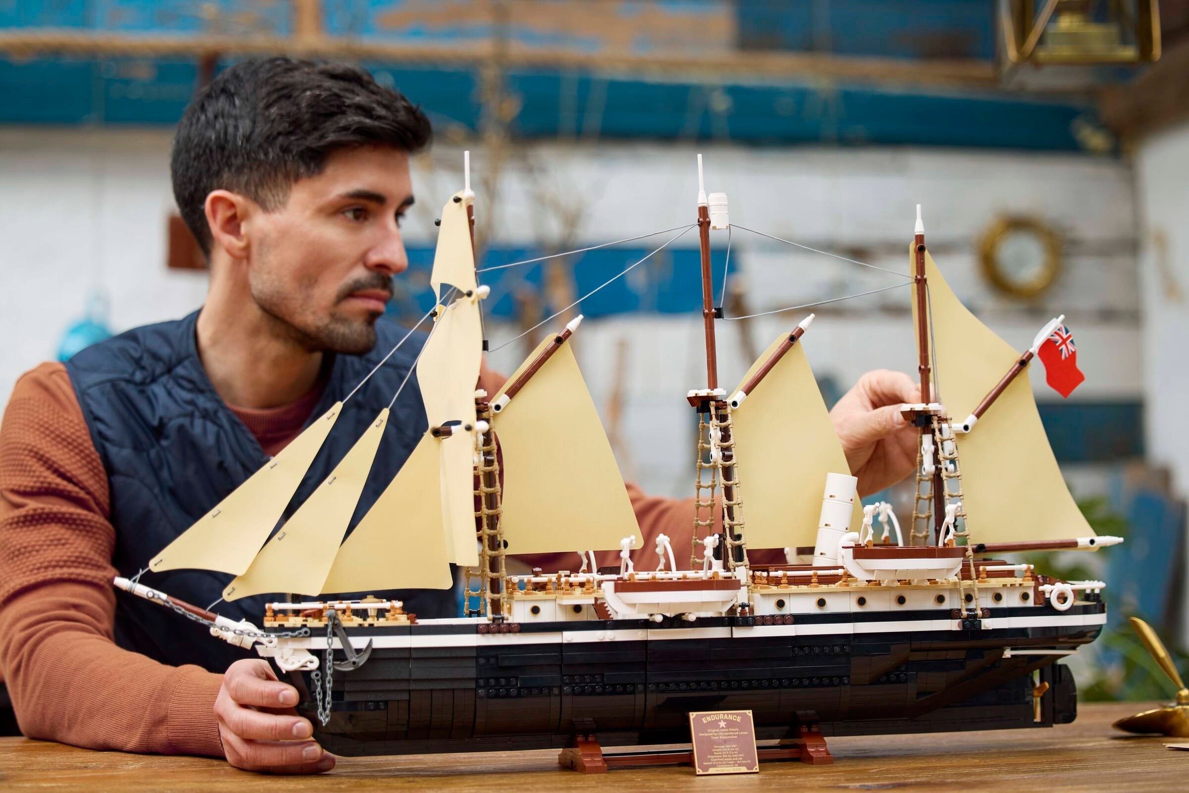 LEGO เลโก้ 10335 The Endurance