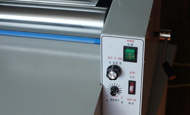 เครื่องเคลือบม้วน Laminator DC-380