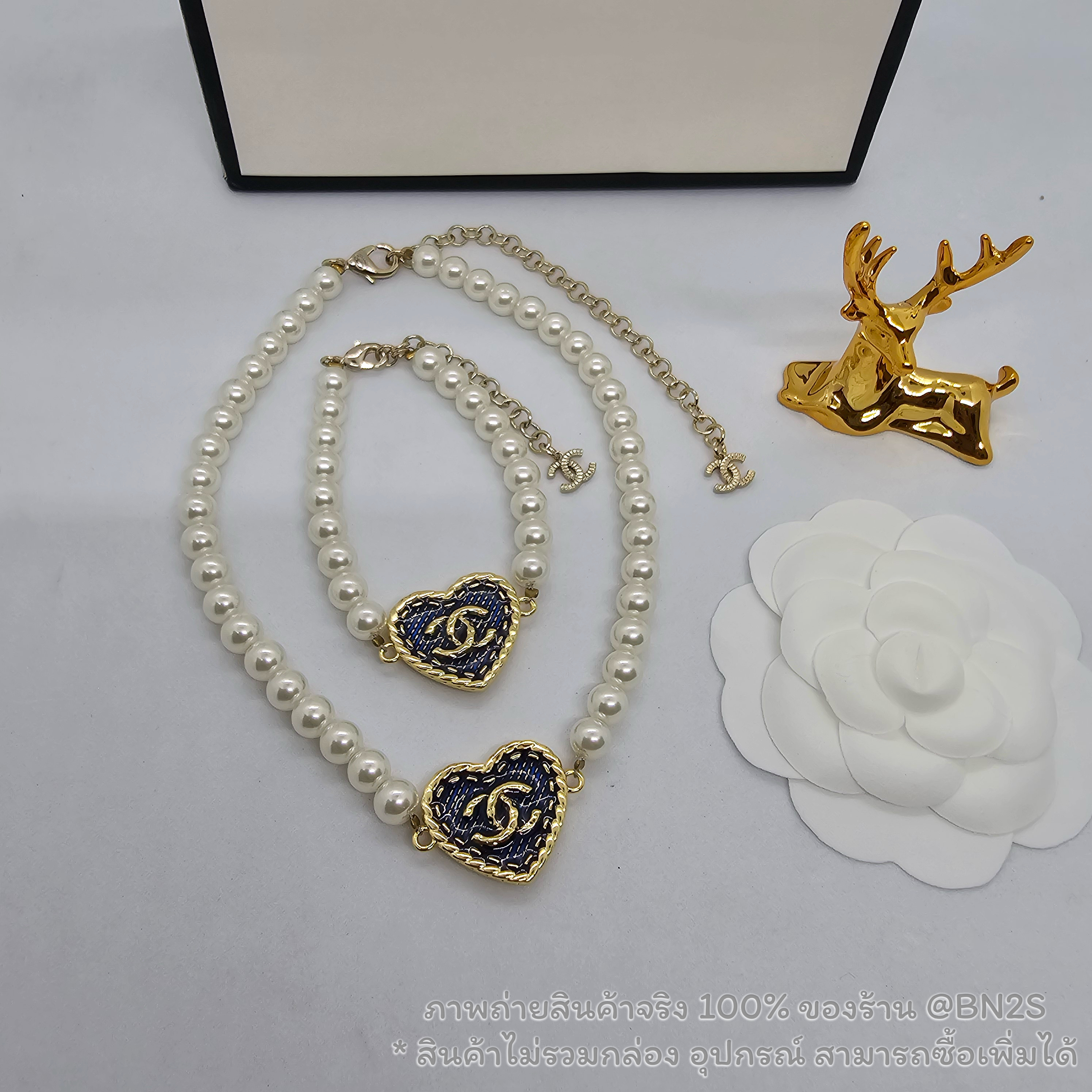 [ออริ] สร้อยคอ Chanel CC Heart Denim & Pearls Bracelet Blue/White Gold Hardware สร้อยคอไข่มุก จี้หัวใจน้ำเงิน